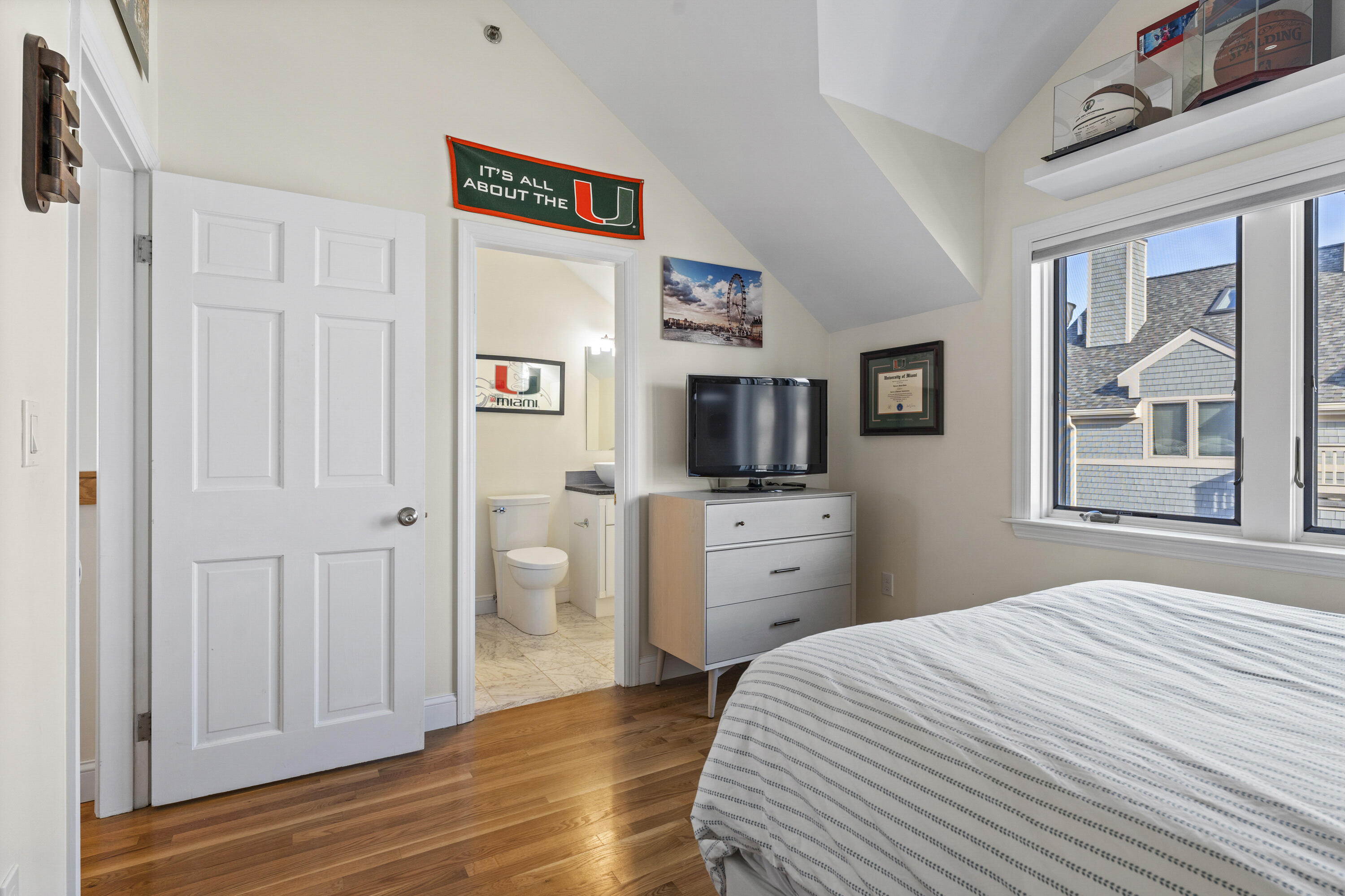 612 Chandlers Wharf 612