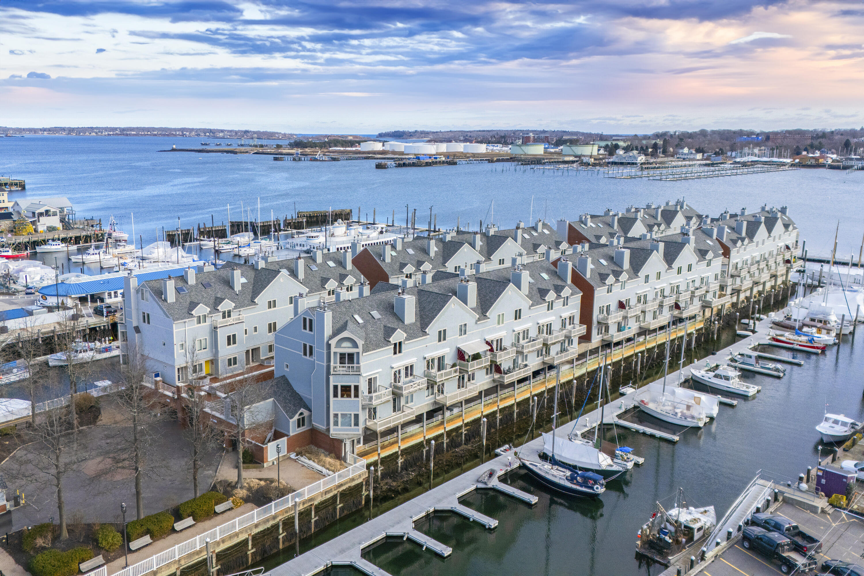 612 Chandlers Wharf 612