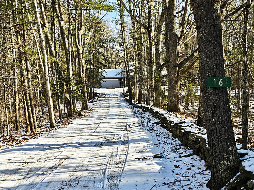 16 Oliver Woods Road