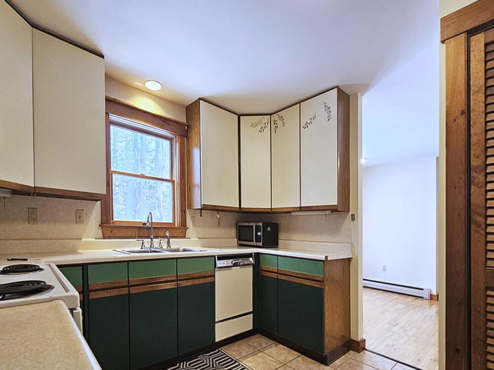 16 Oliver Woods Road