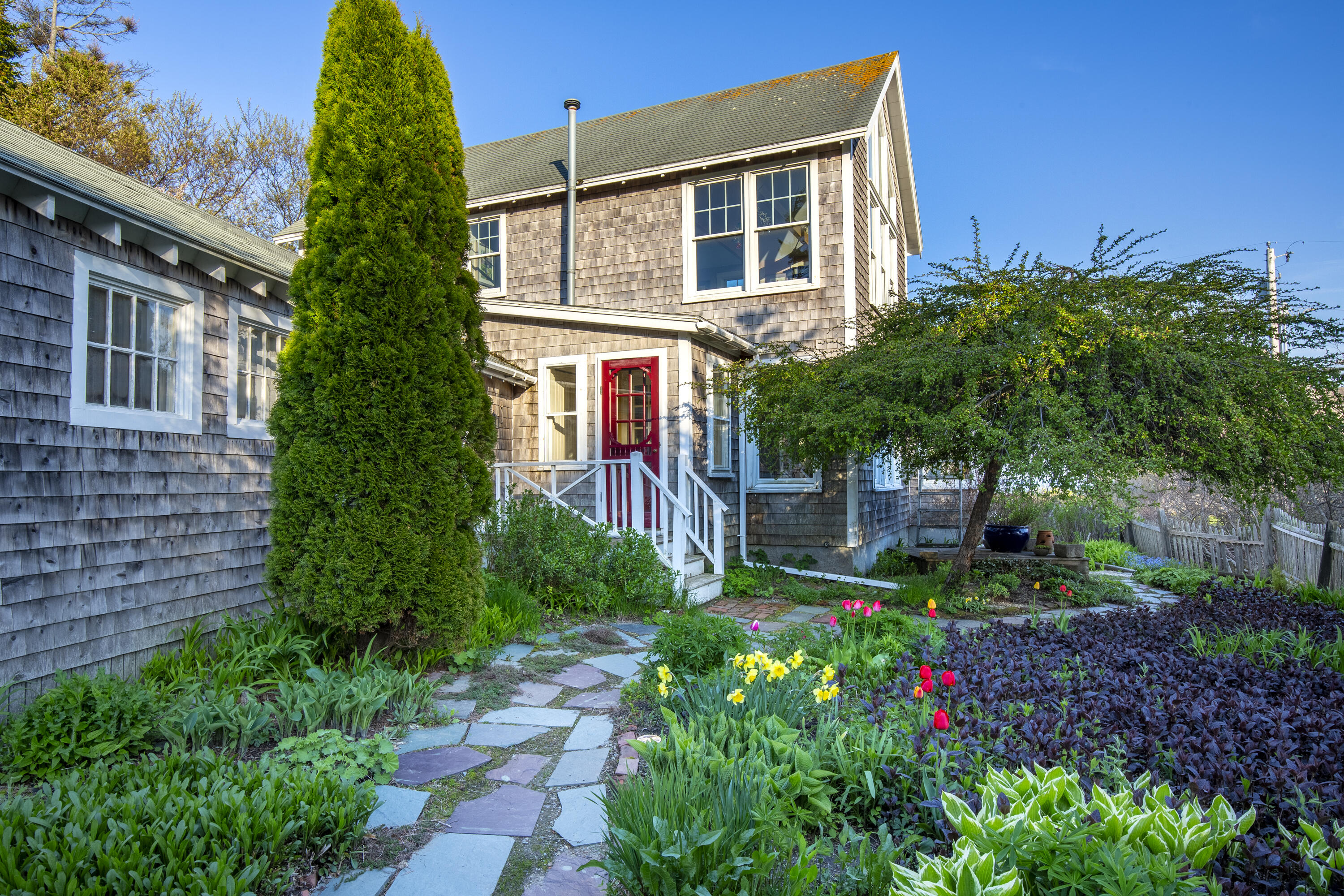 12 Cliff Road