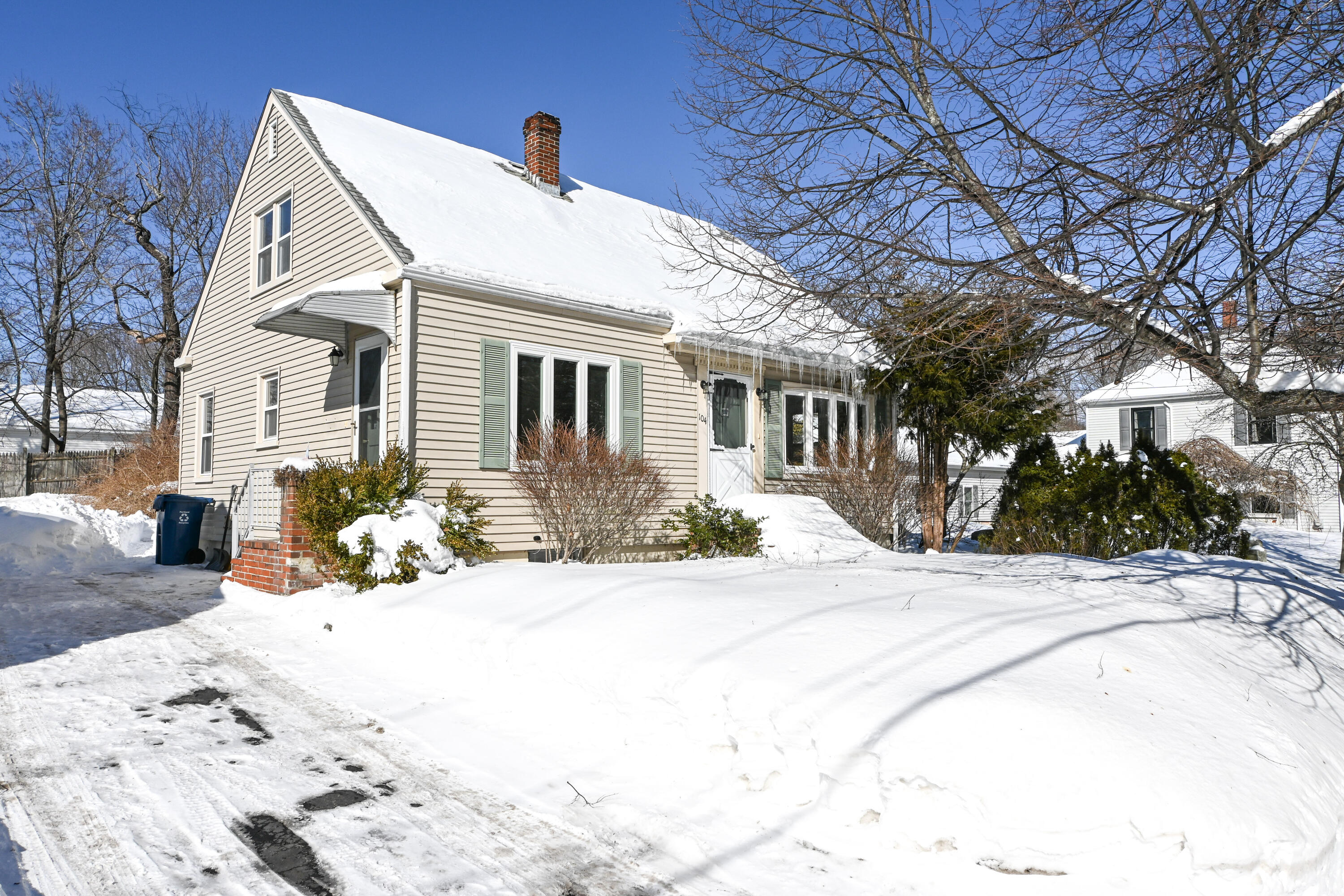 104 Whitney Avenue