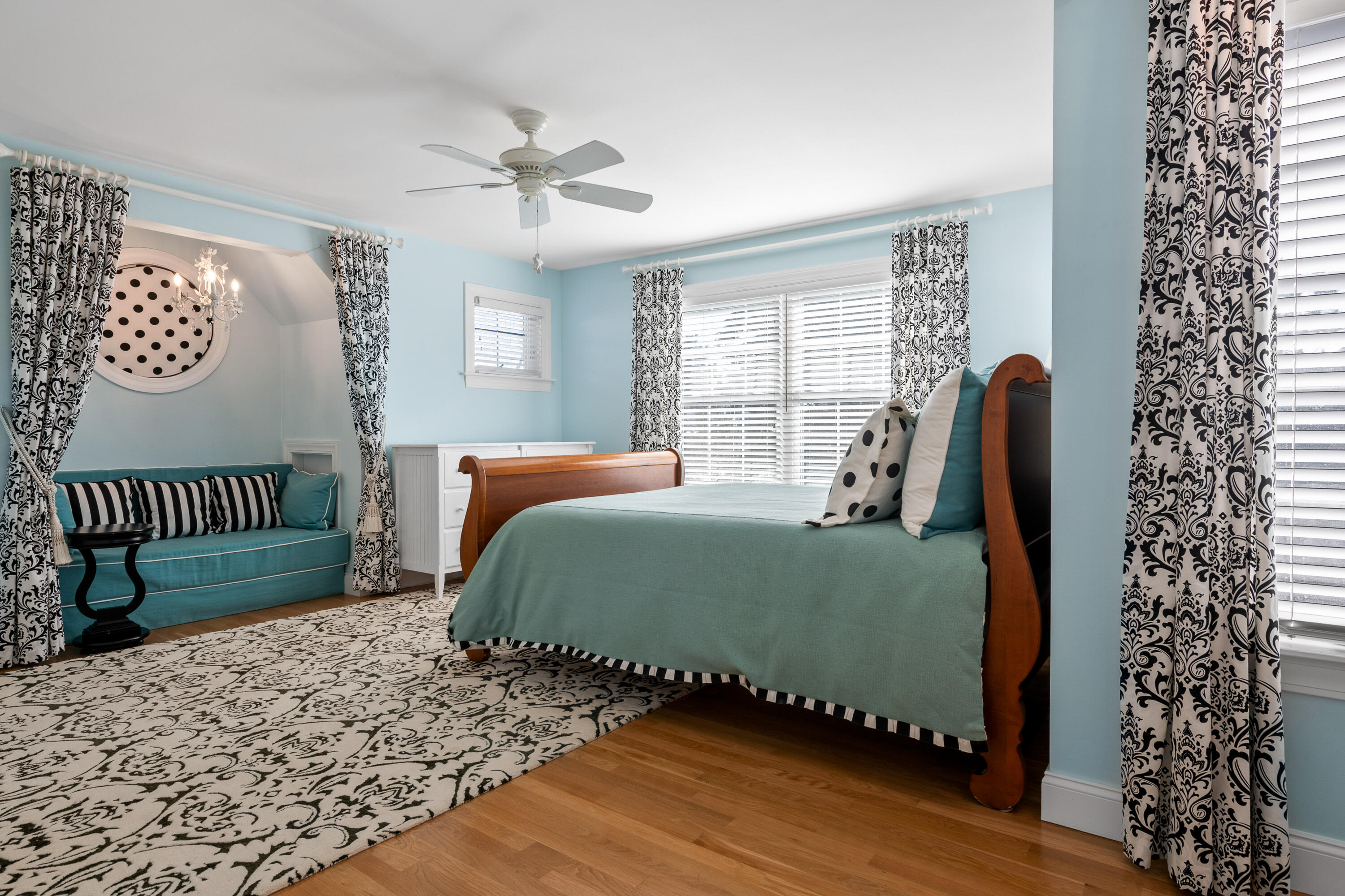 2 Leeward Lane