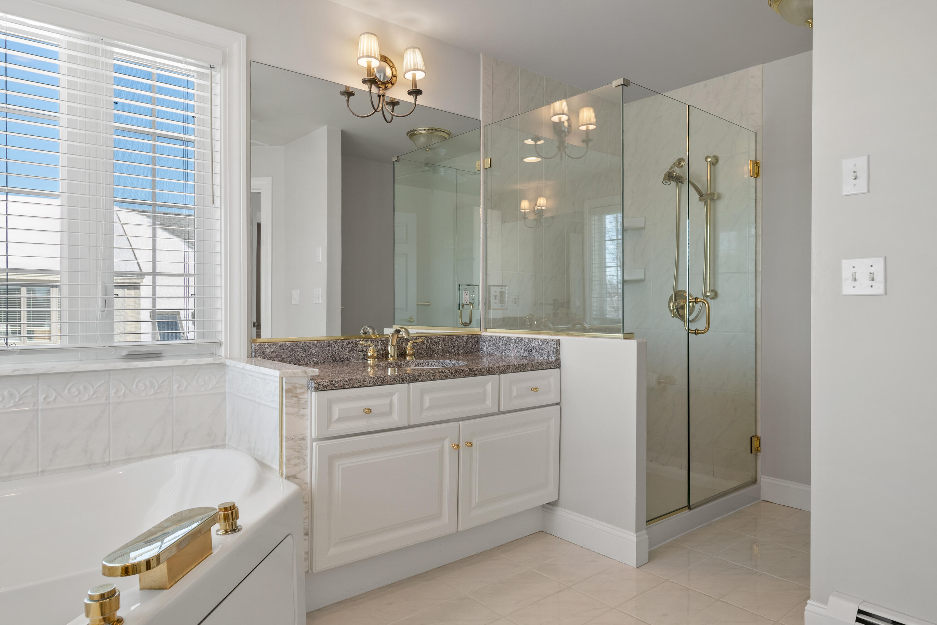 2 Leeward Lane