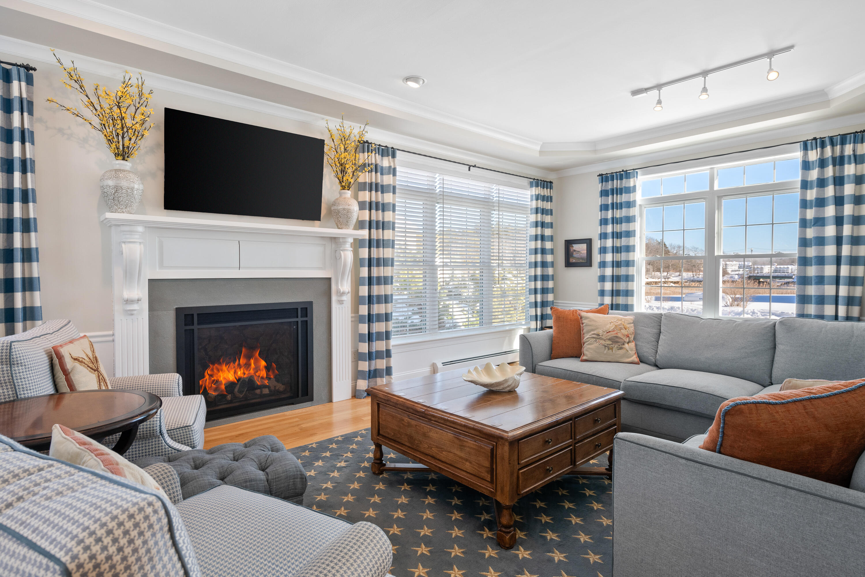 2 Leeward Lane