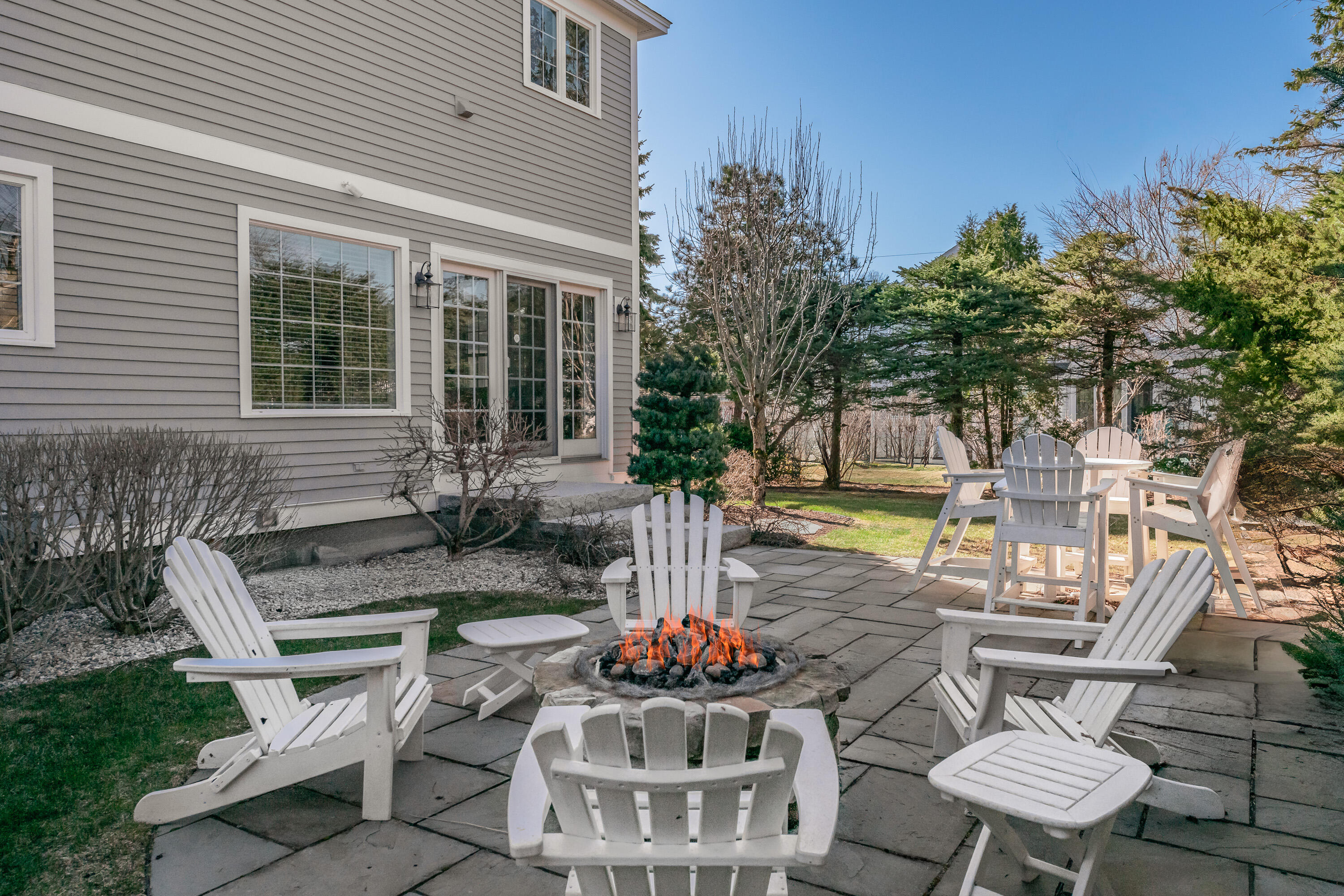 2 Leeward Lane