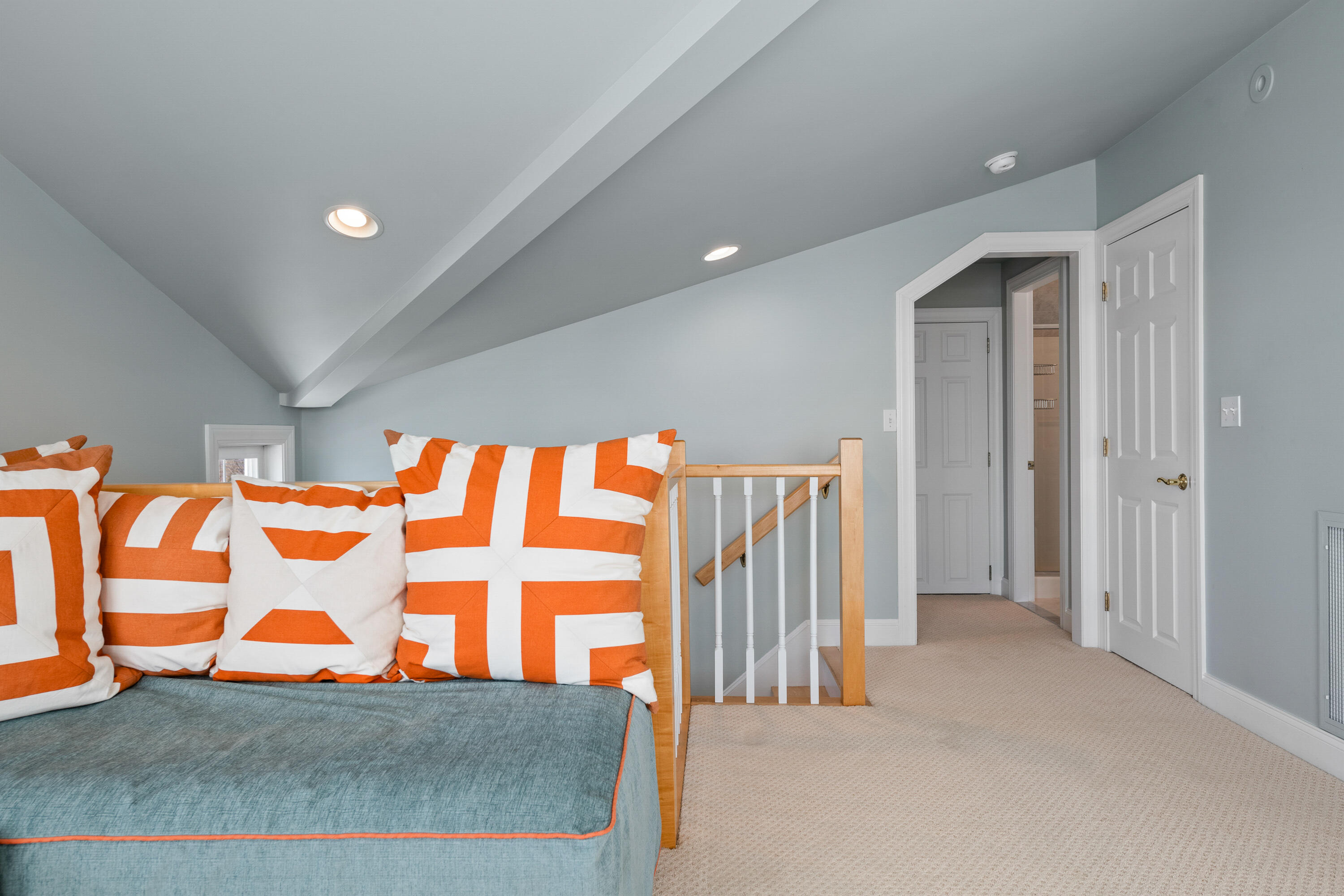 2 Leeward Lane