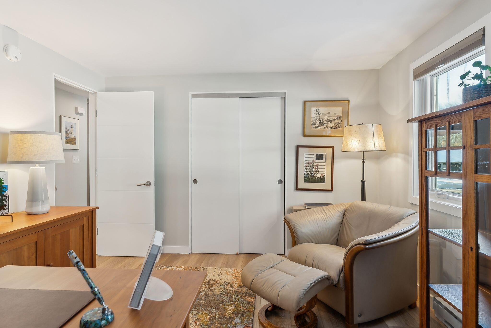 21 Riverbend Drive, 21