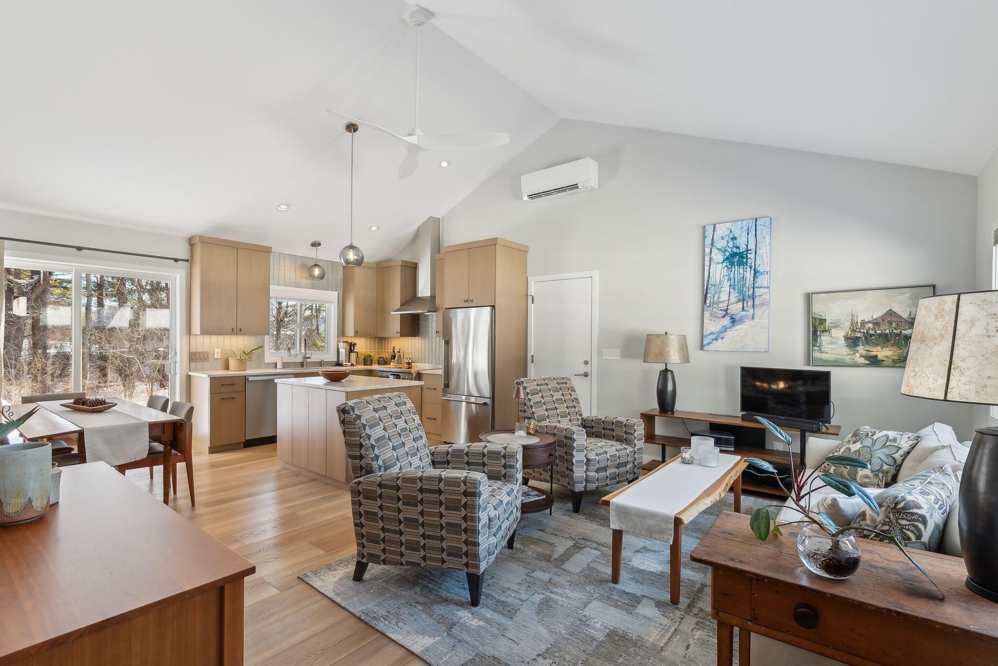 21 Riverbend Drive, 21