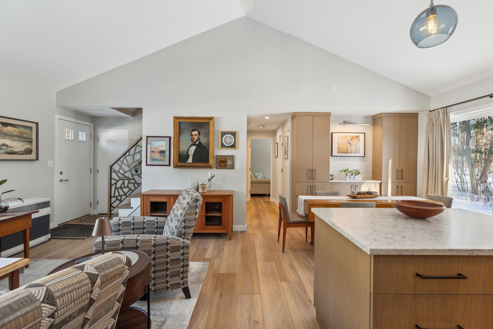 21 Riverbend Drive, 21