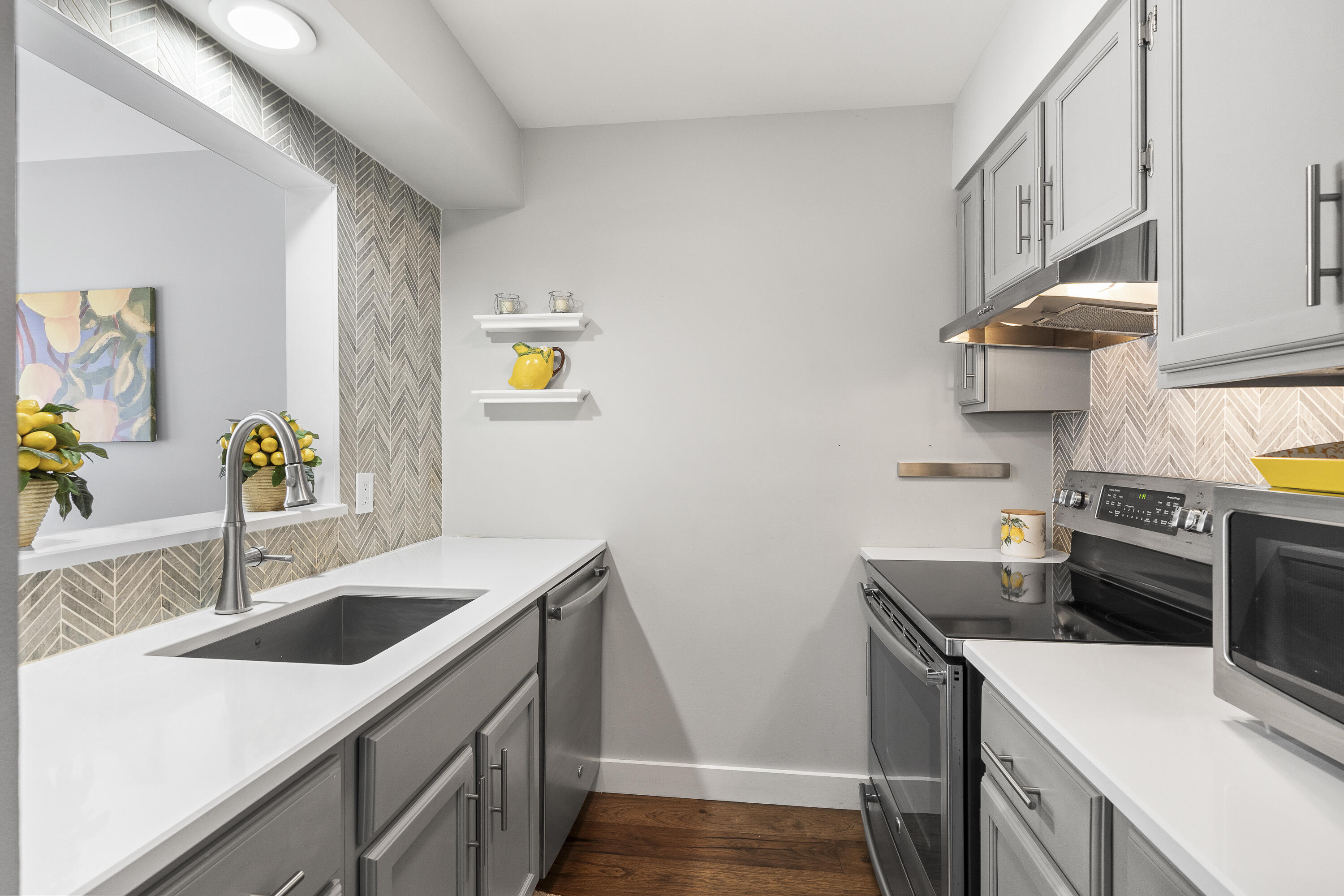 83 Glenridge Drive 83