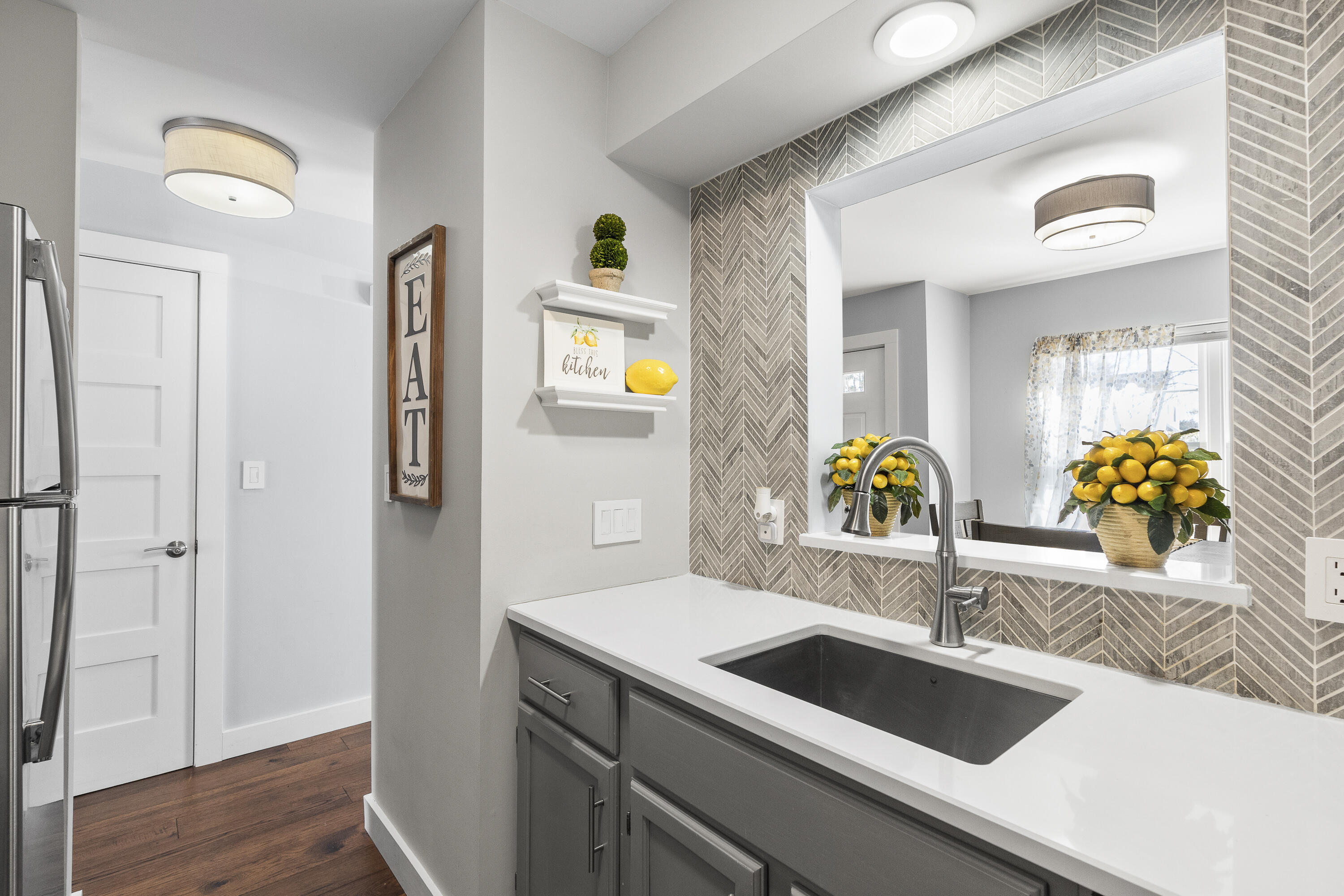 83 Glenridge Drive 83