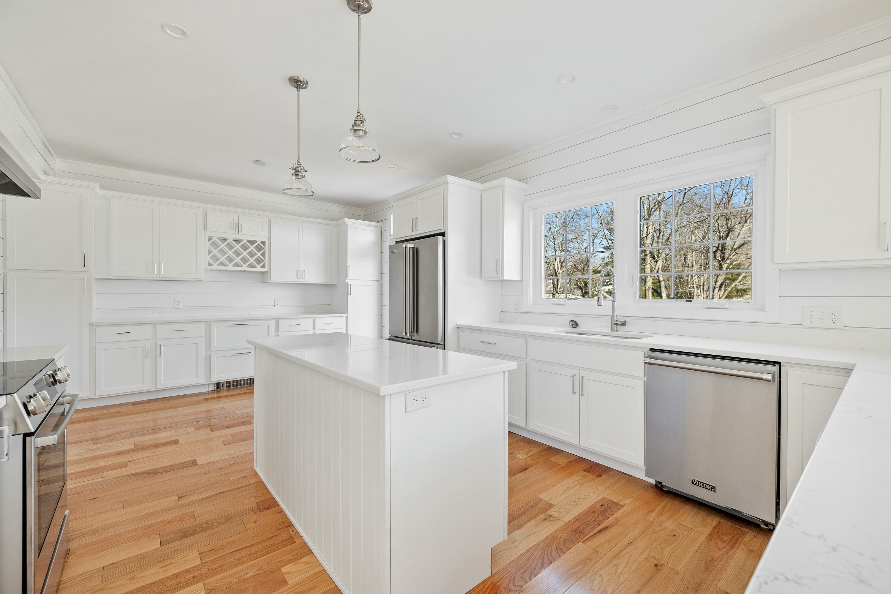 225 Beachwood Avenue