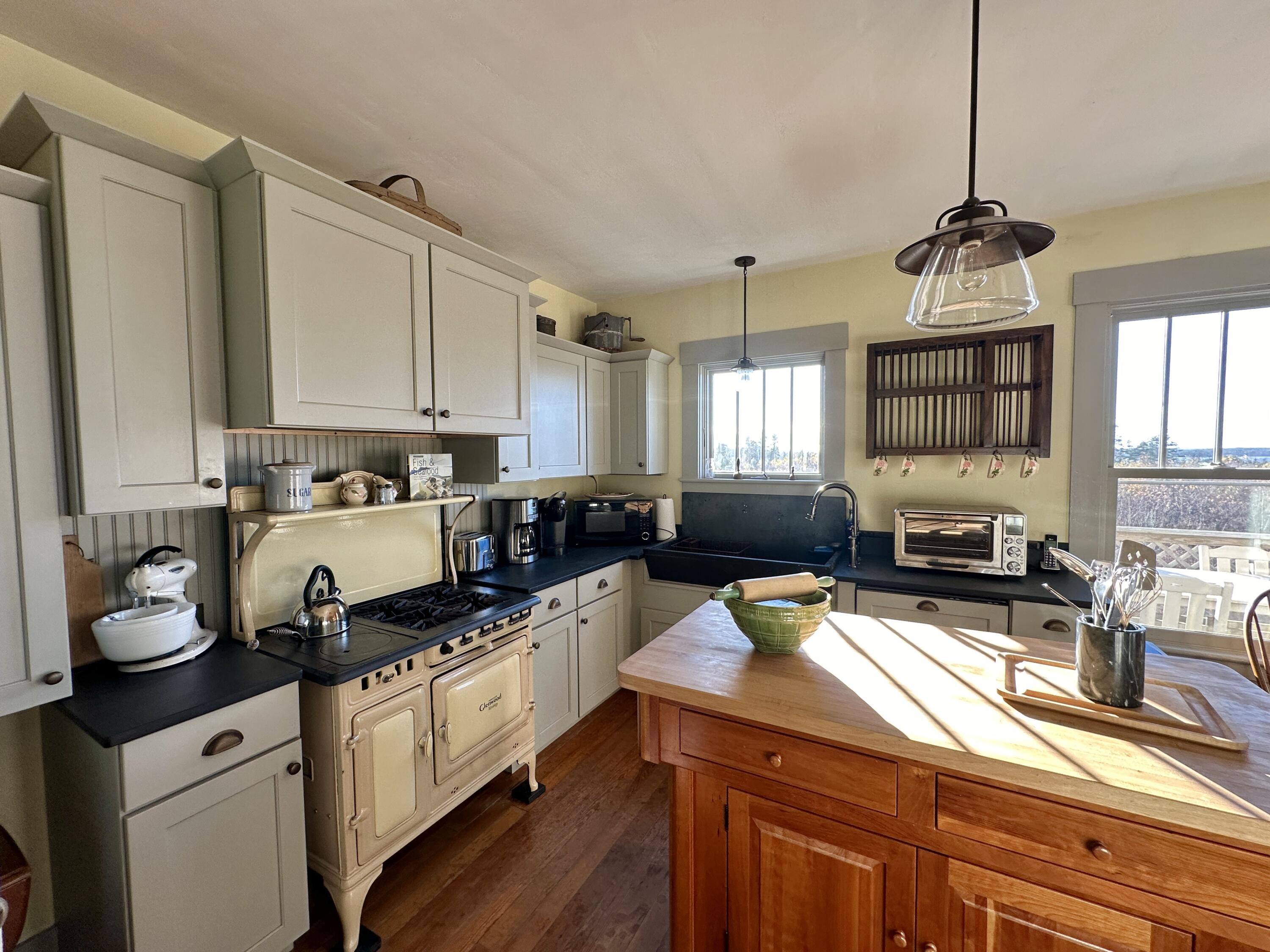 415 Glenmere Road