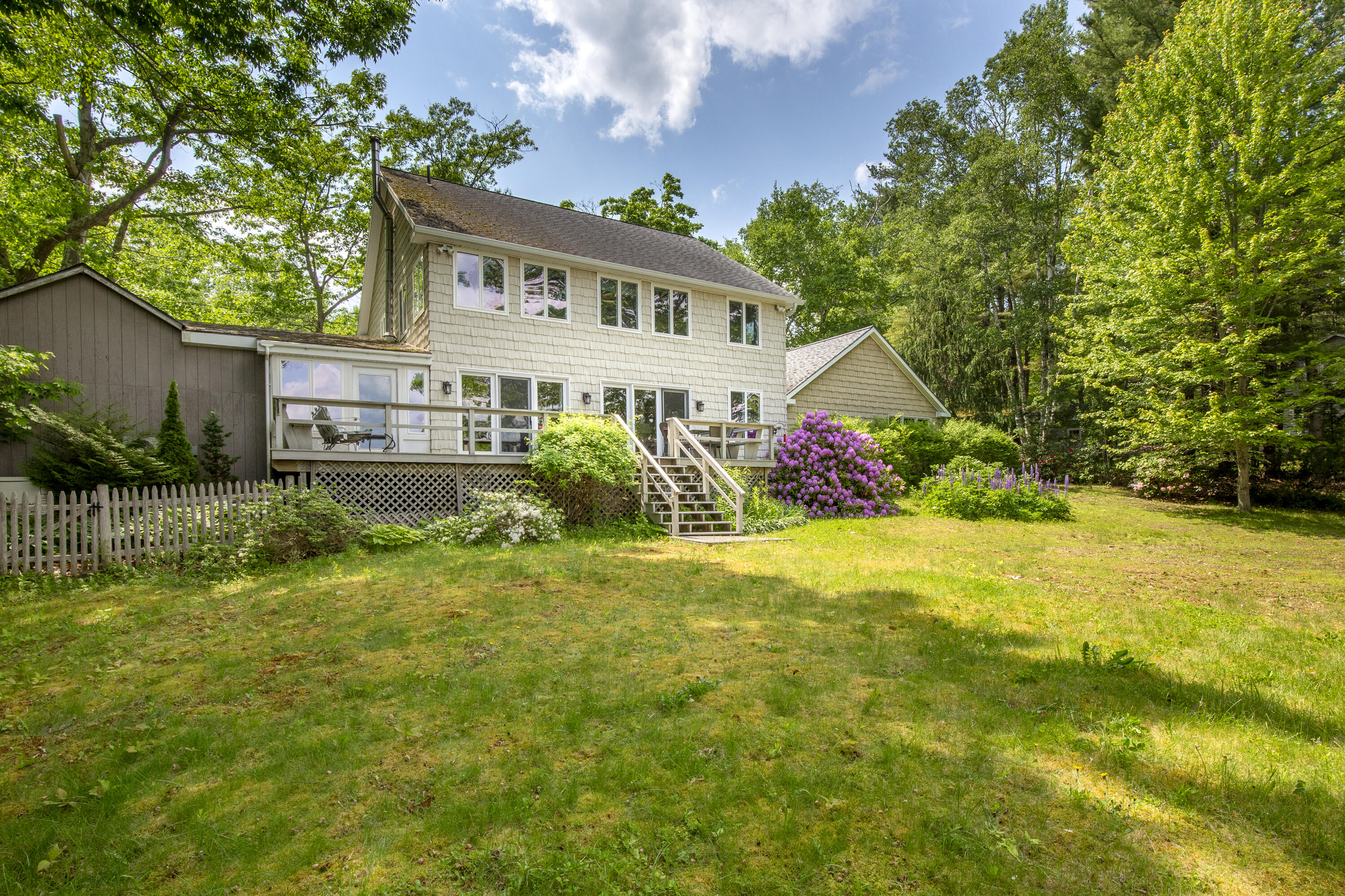 33 Crest Street