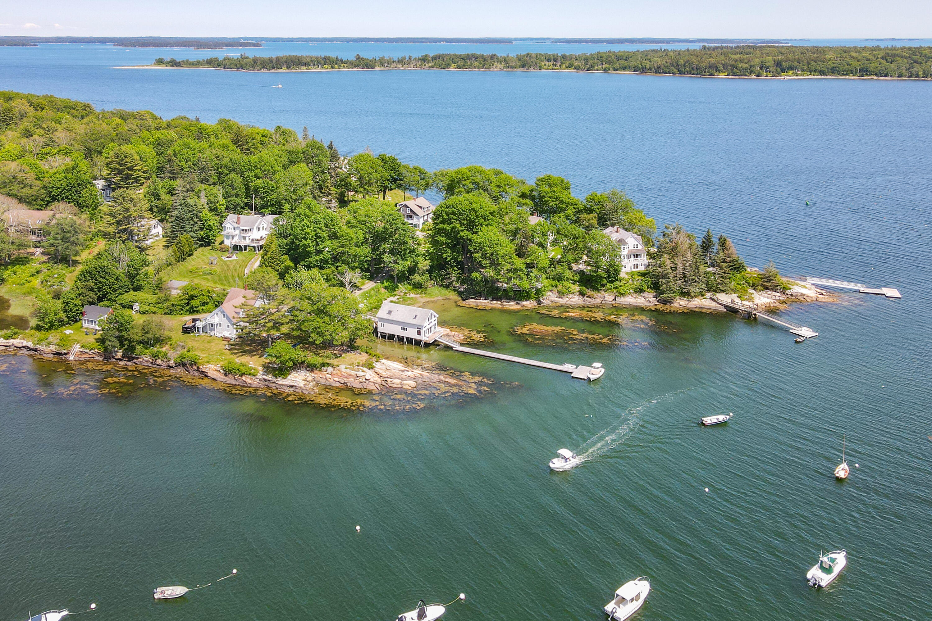 77 Northern Point Road