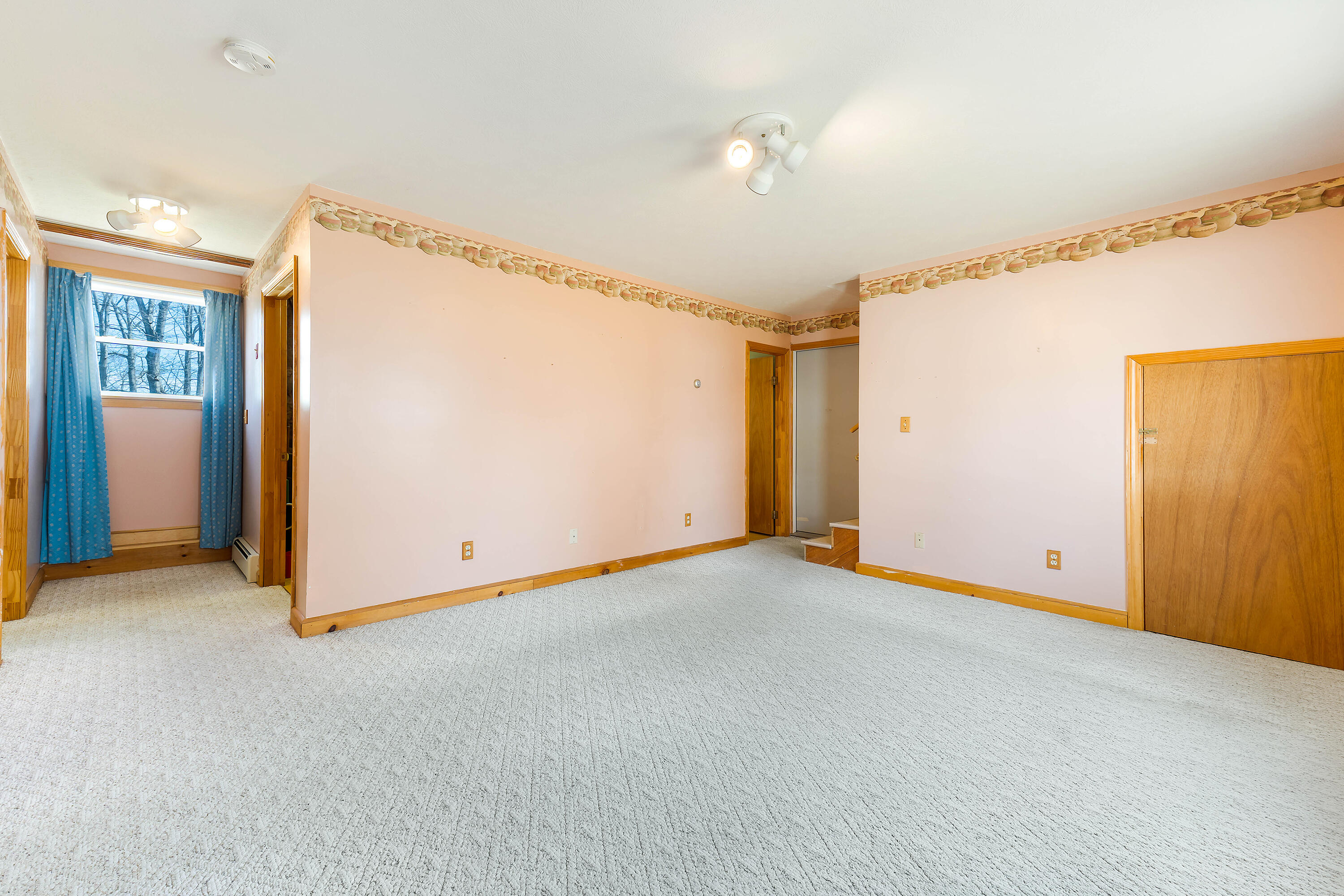 16 Oceanside Avenue E