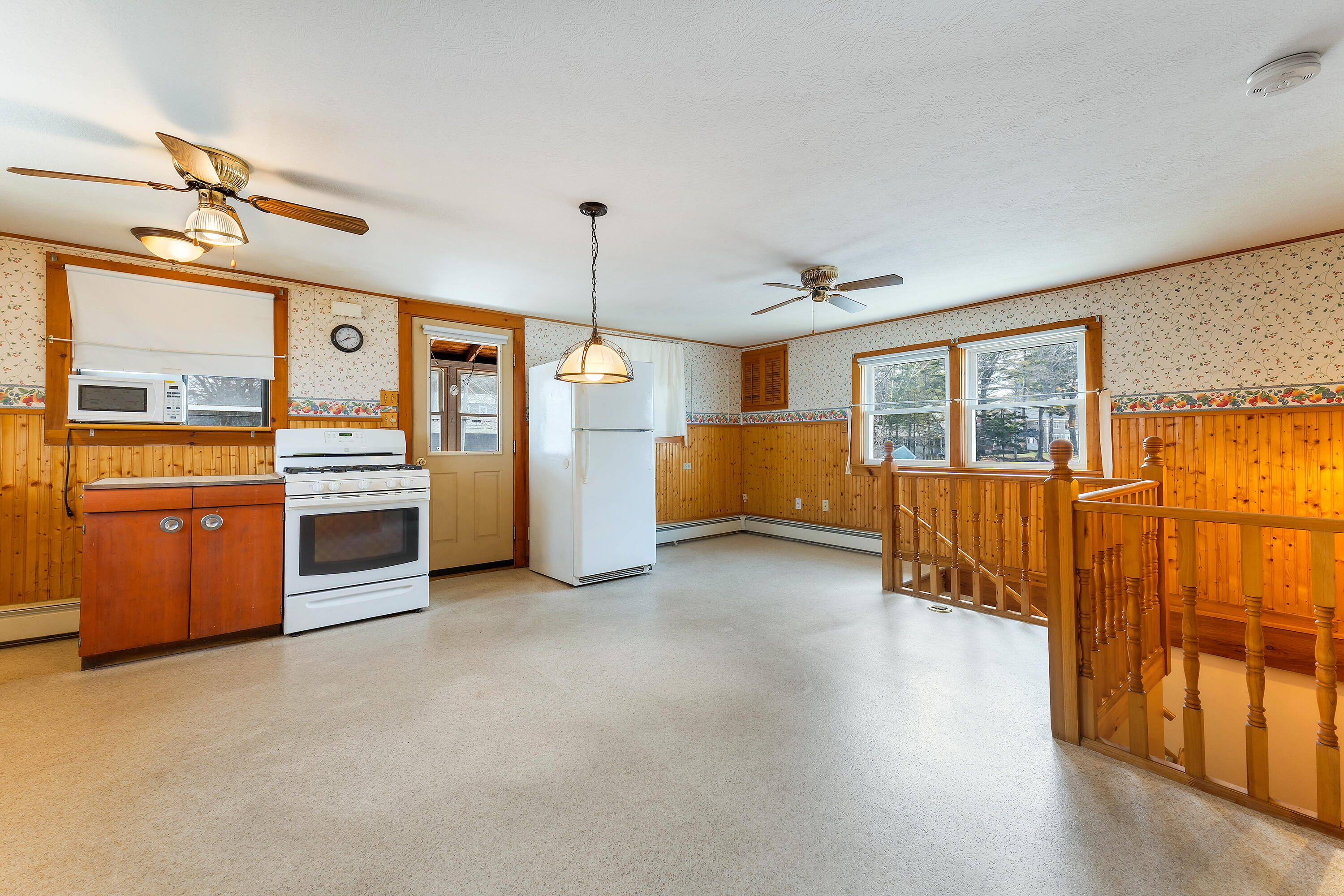 16 Oceanside Avenue E