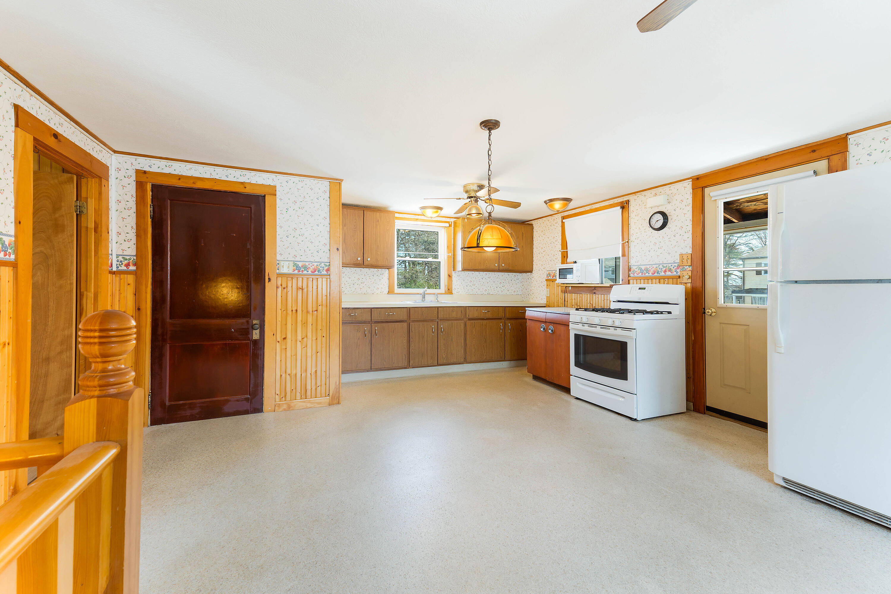 16 Oceanside Avenue E