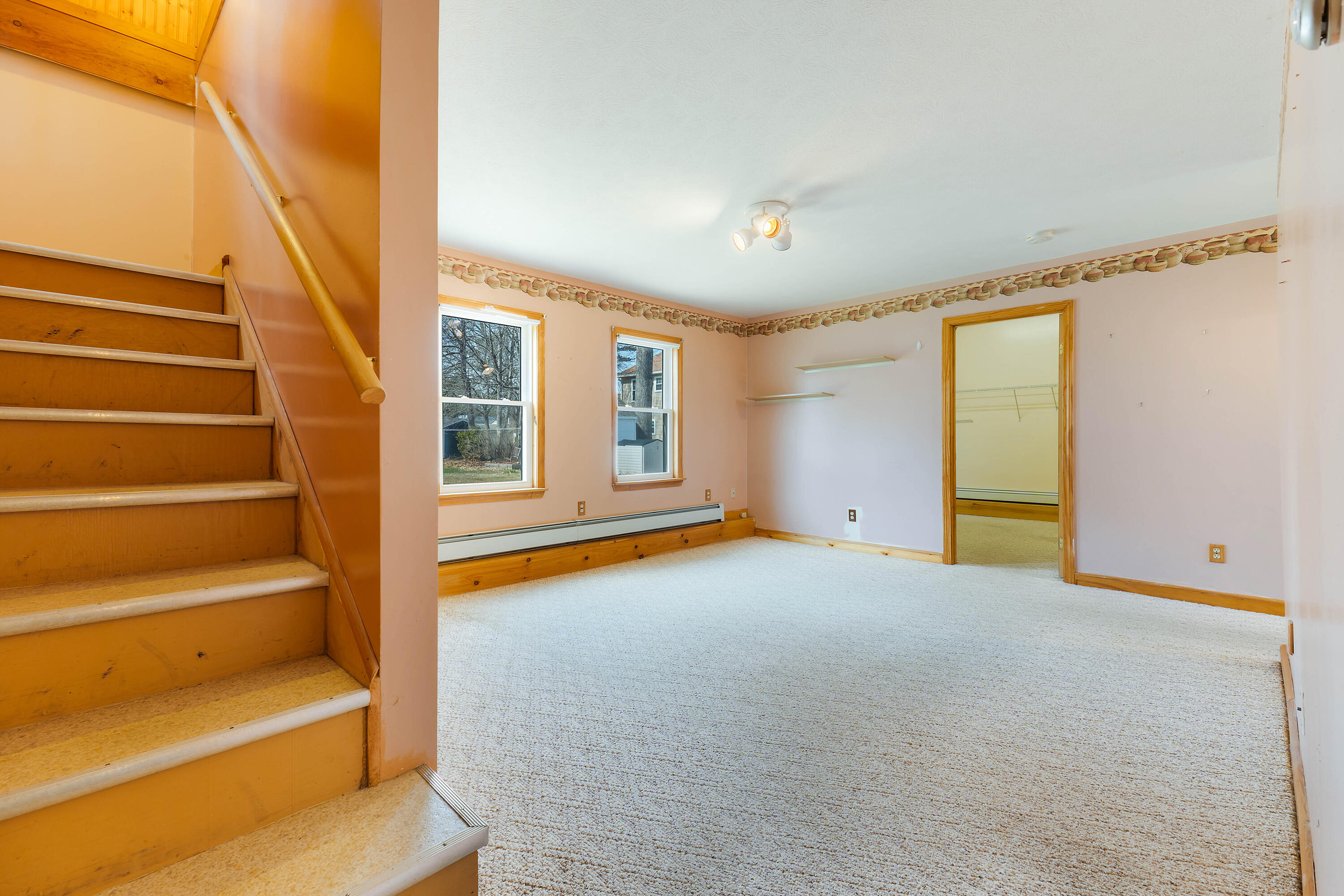 16 Oceanside Avenue E