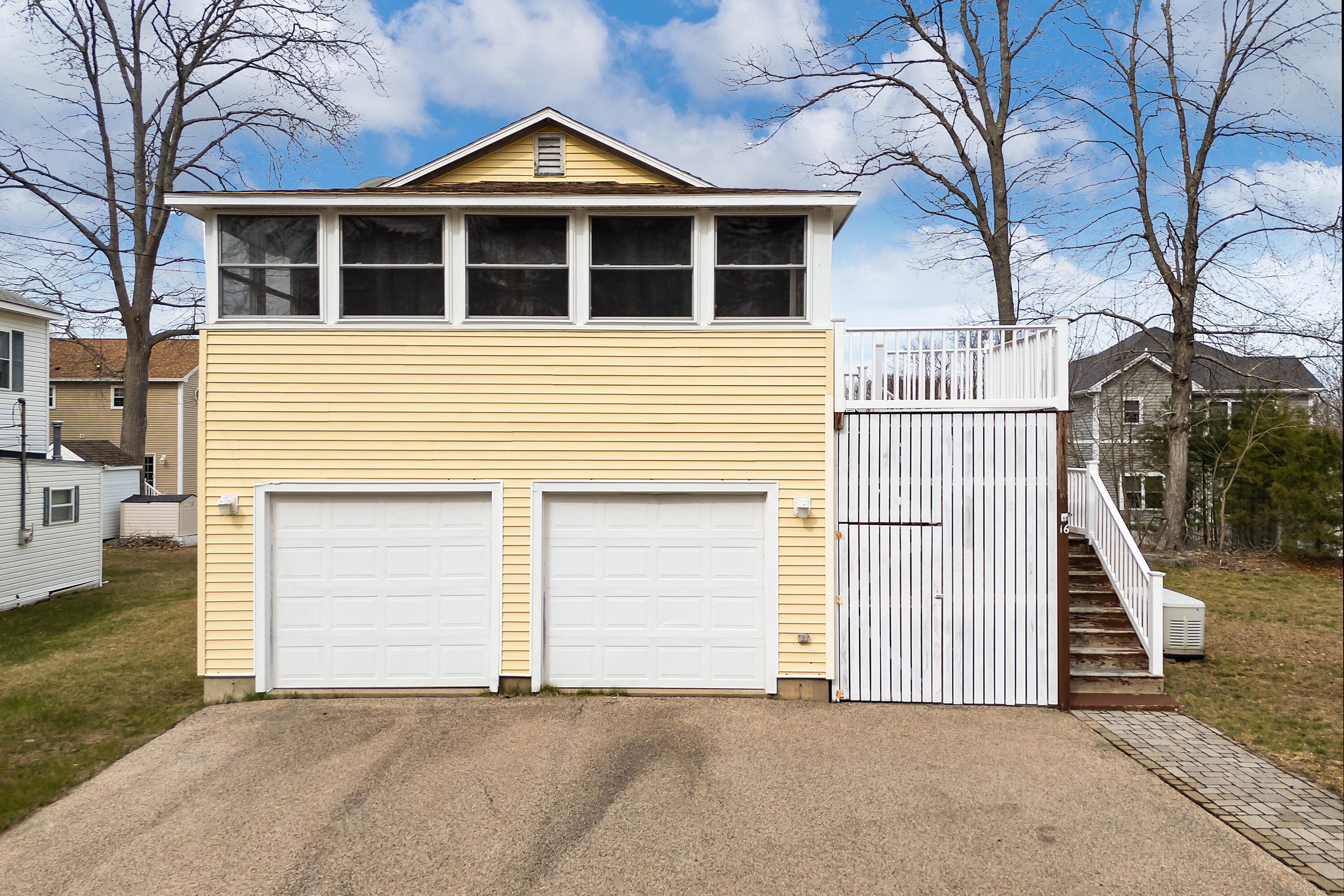 16 Oceanside Avenue E