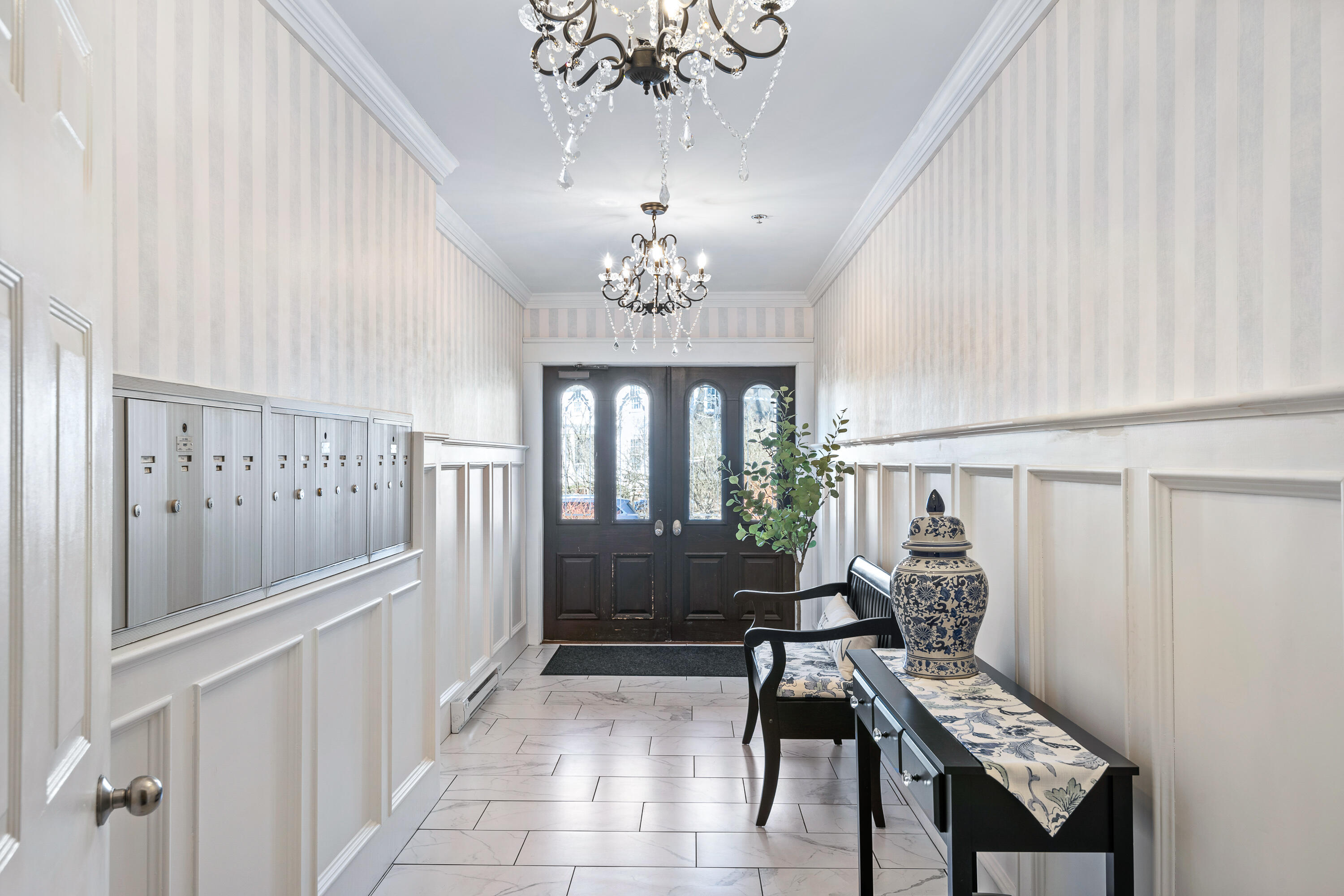 8 Arlington Avenue A-1