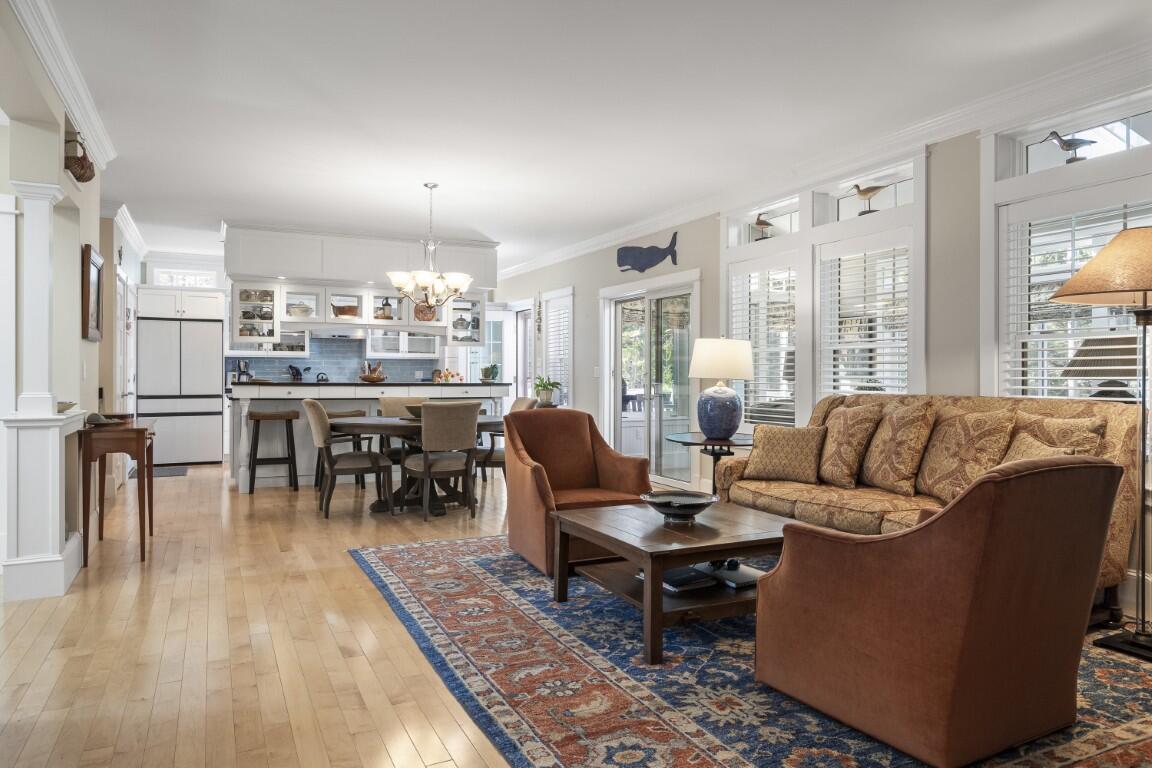 6 Captain's Way
