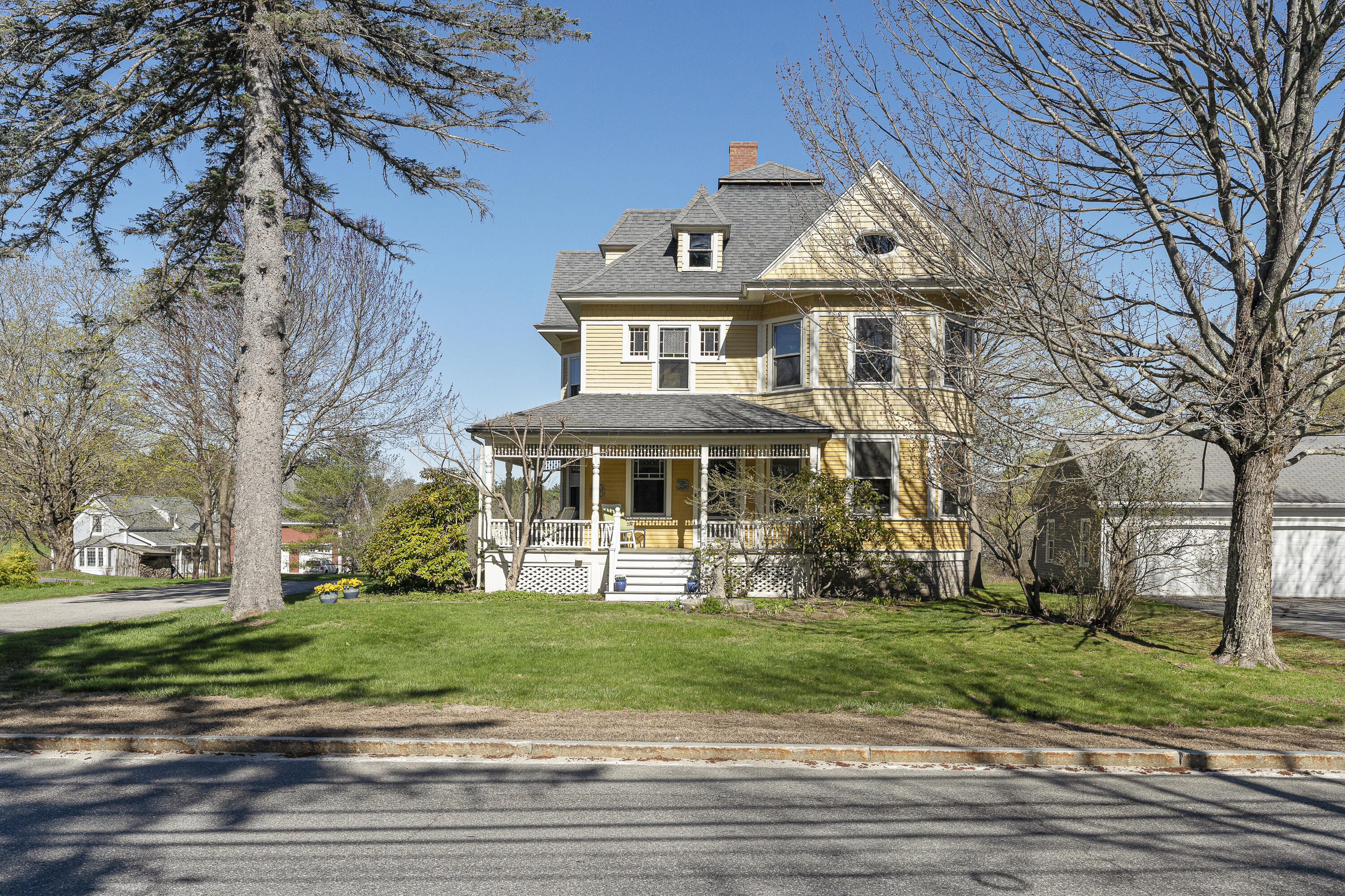 60 East Elm Street