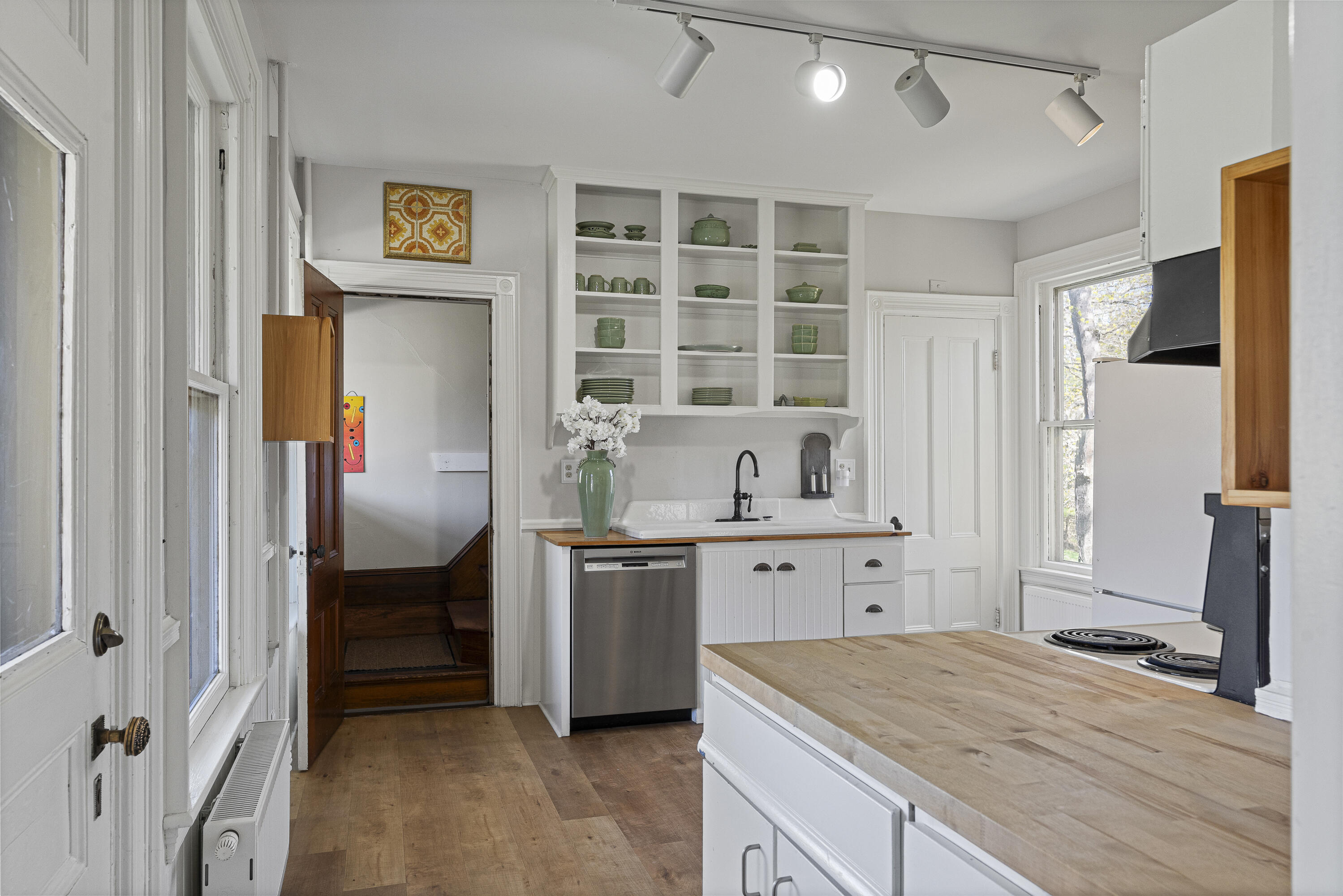 60 East Elm Street