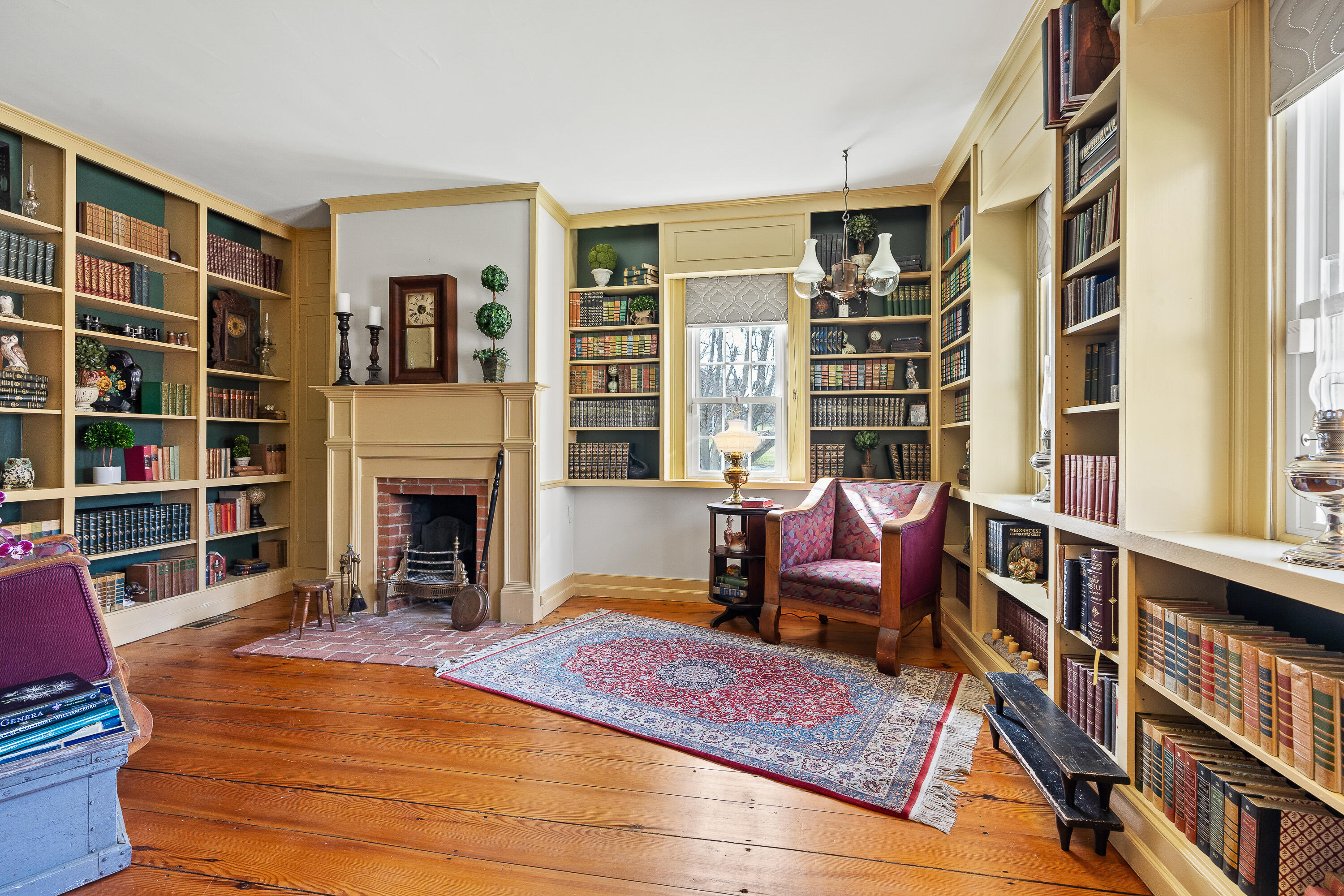 875 N Parish Road