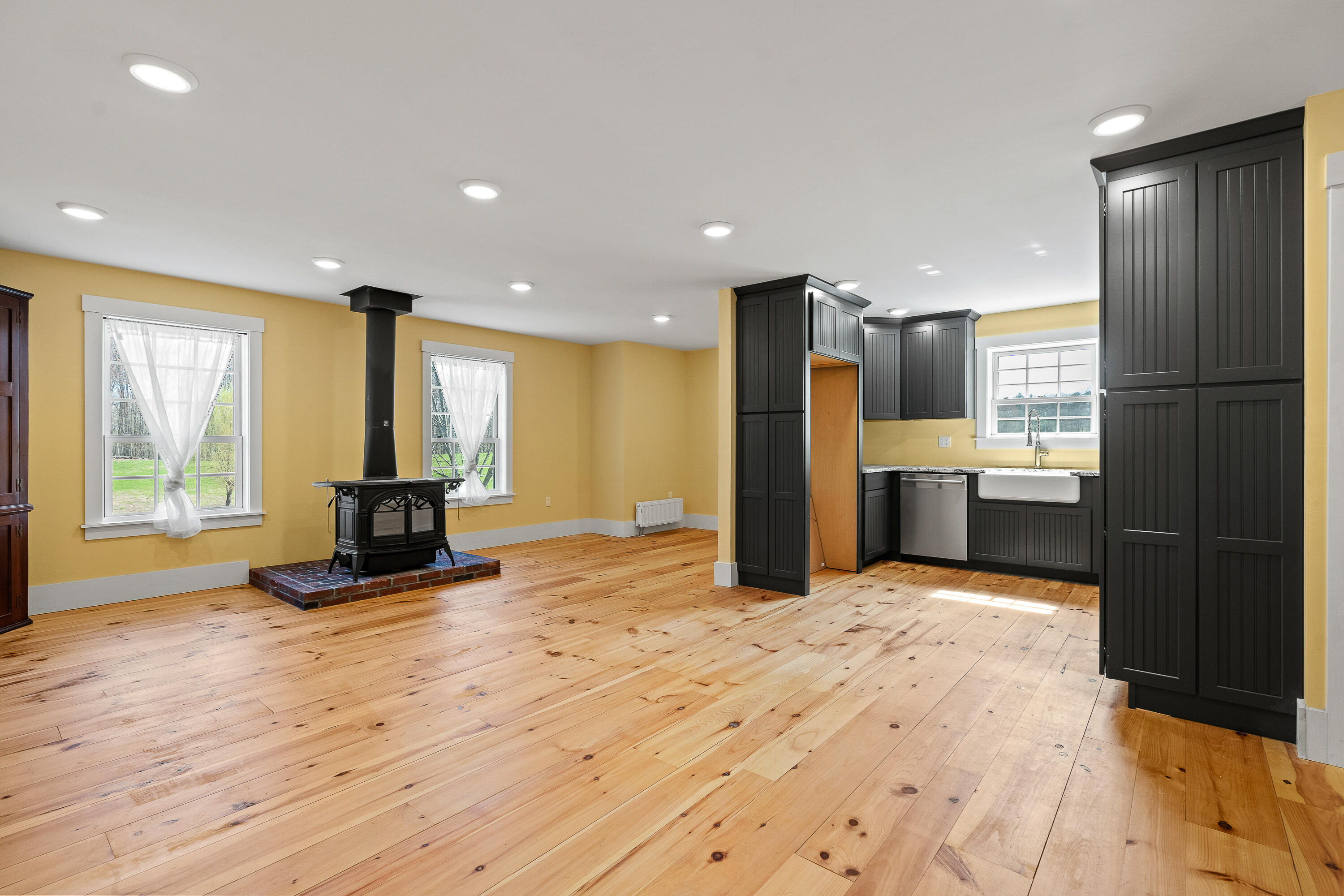 875 N Parish Road