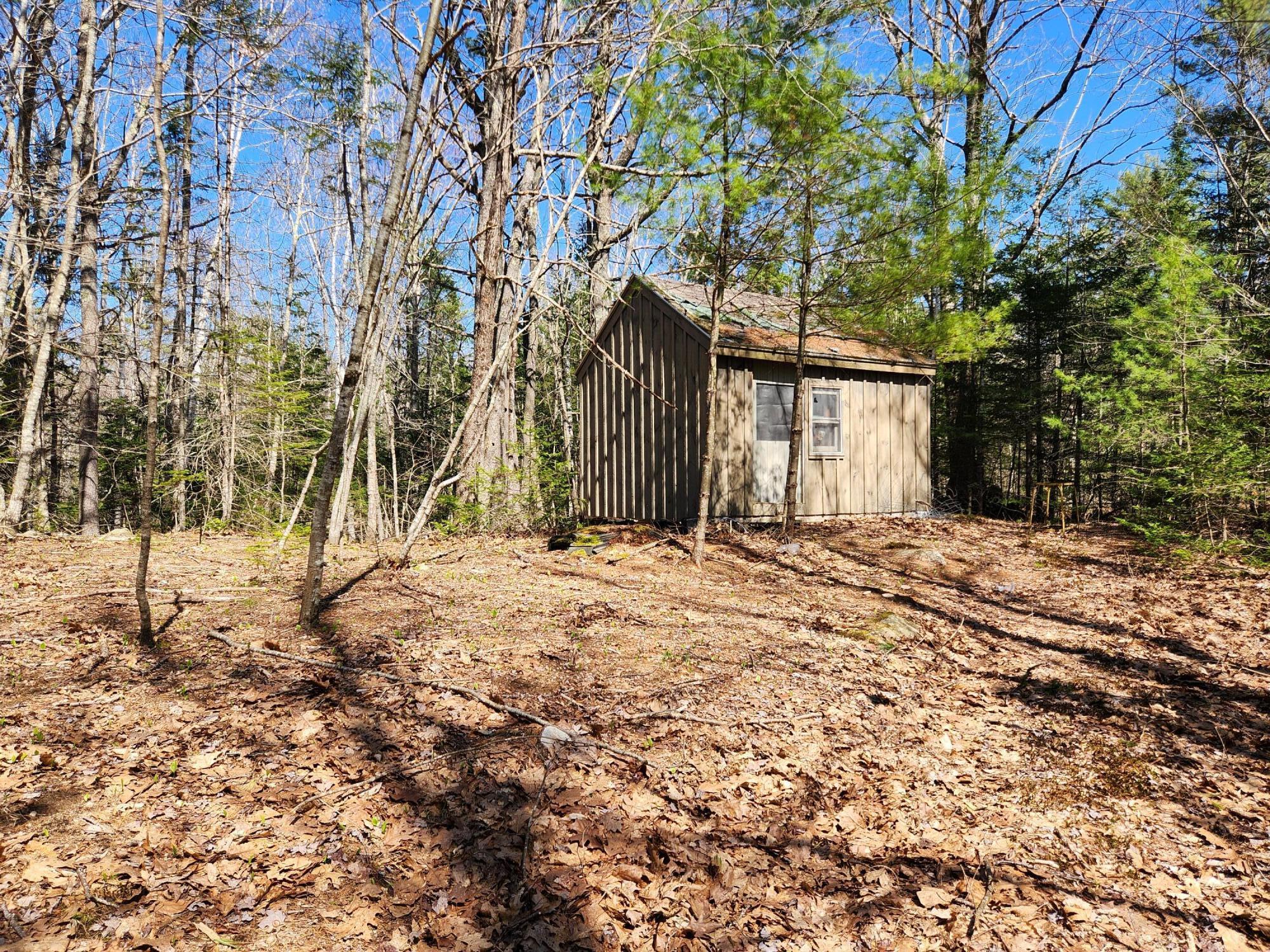 99 E East Neck Road
