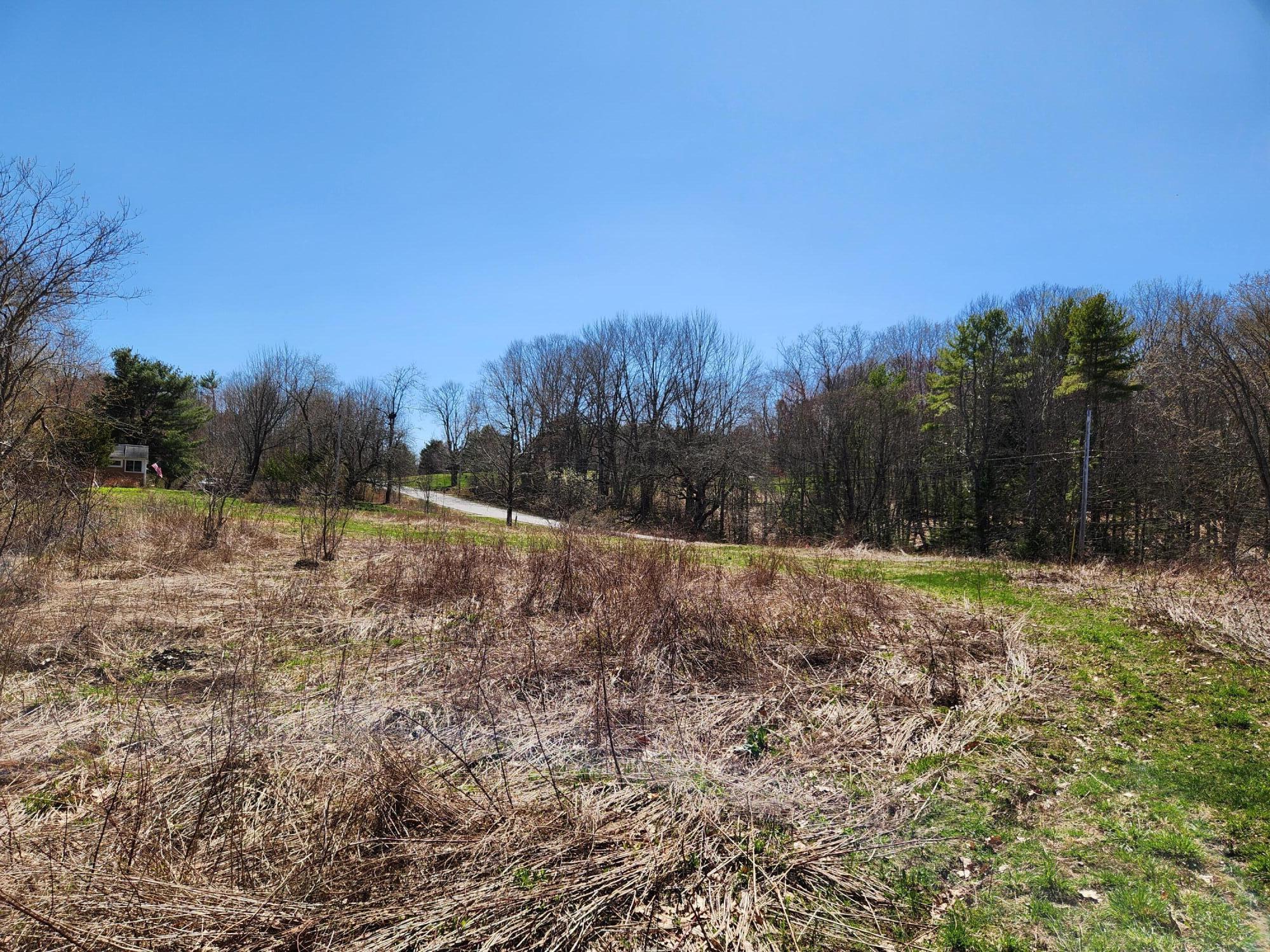 99 E East Neck Road