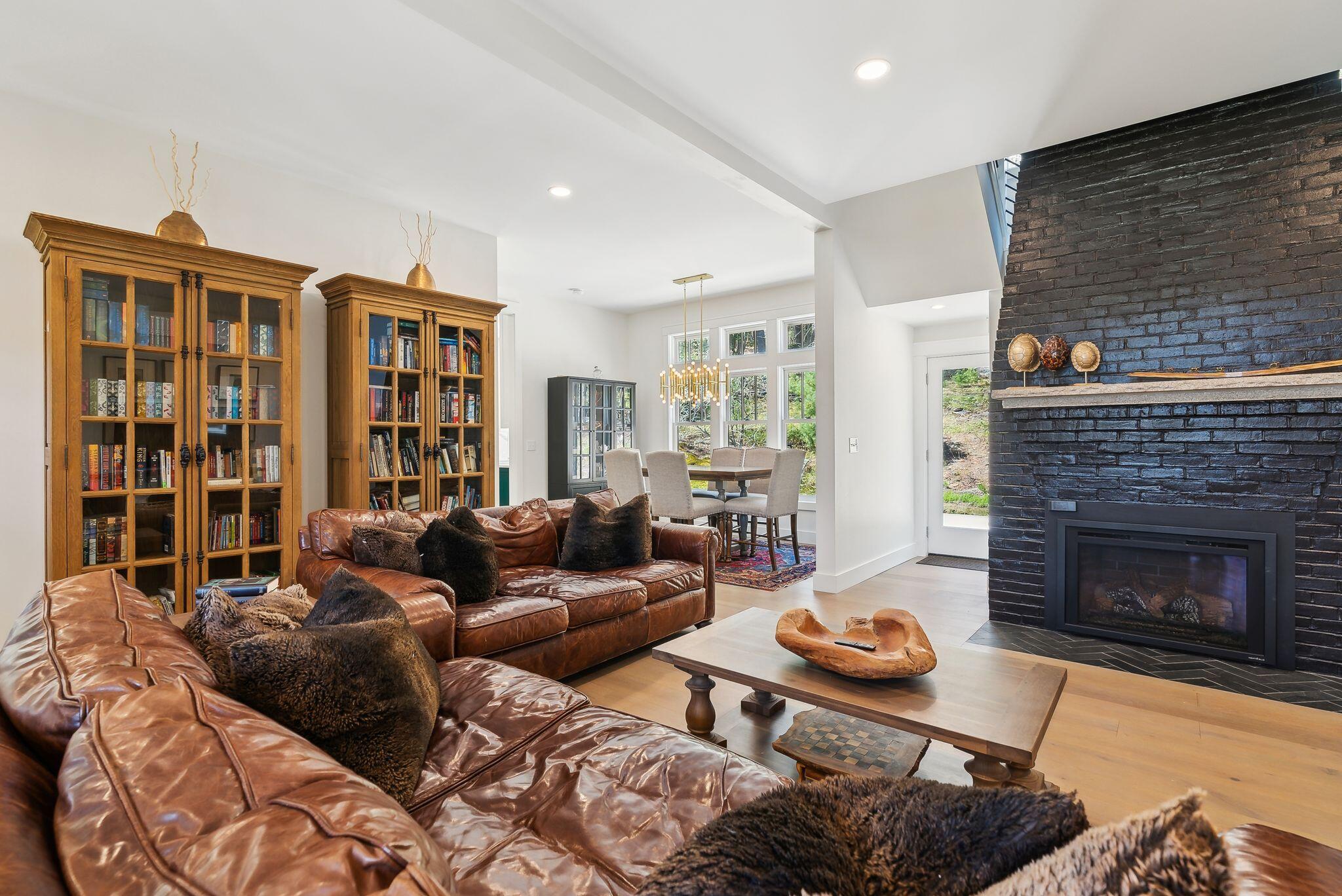 239 Hunter Way