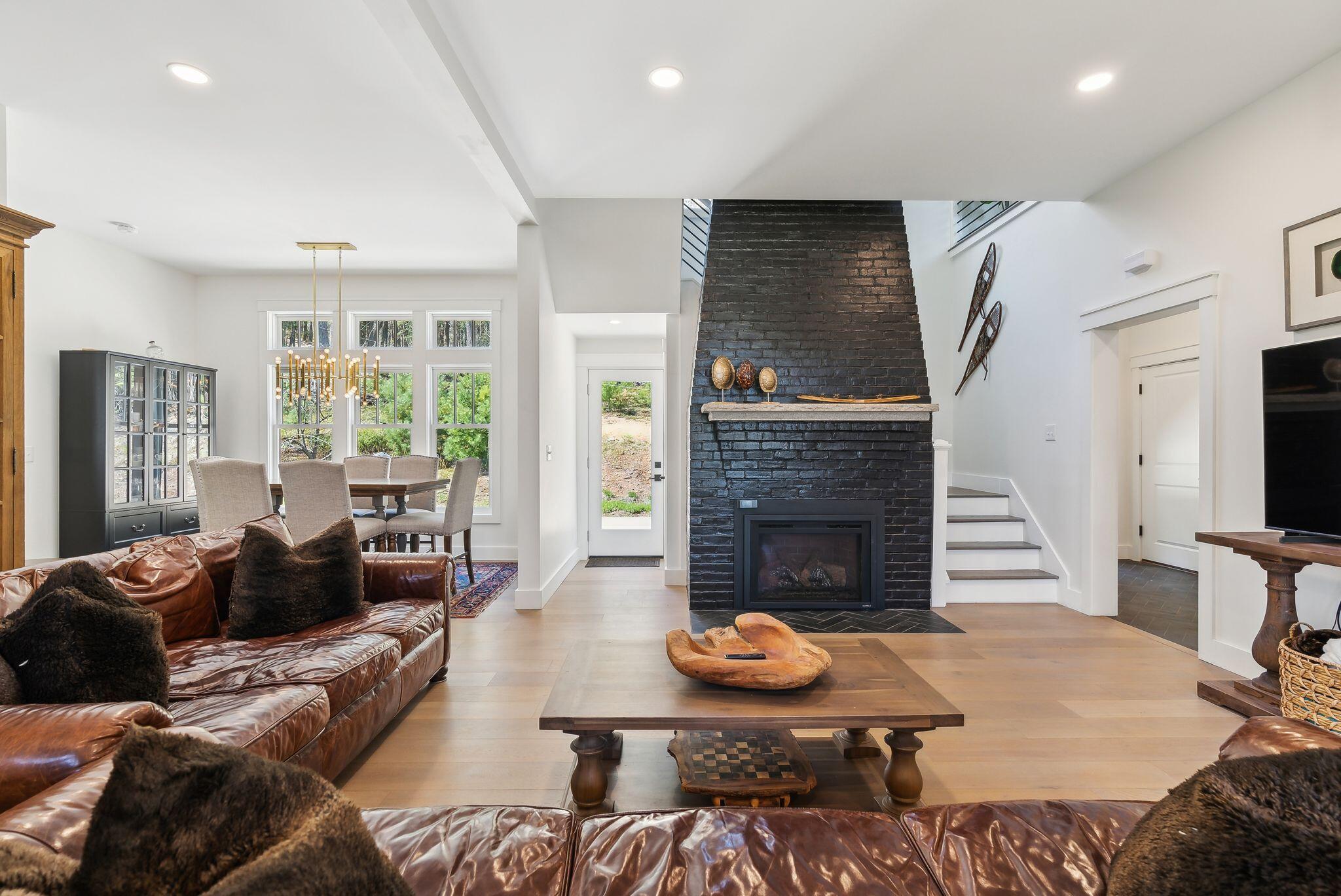 239 Hunter Way