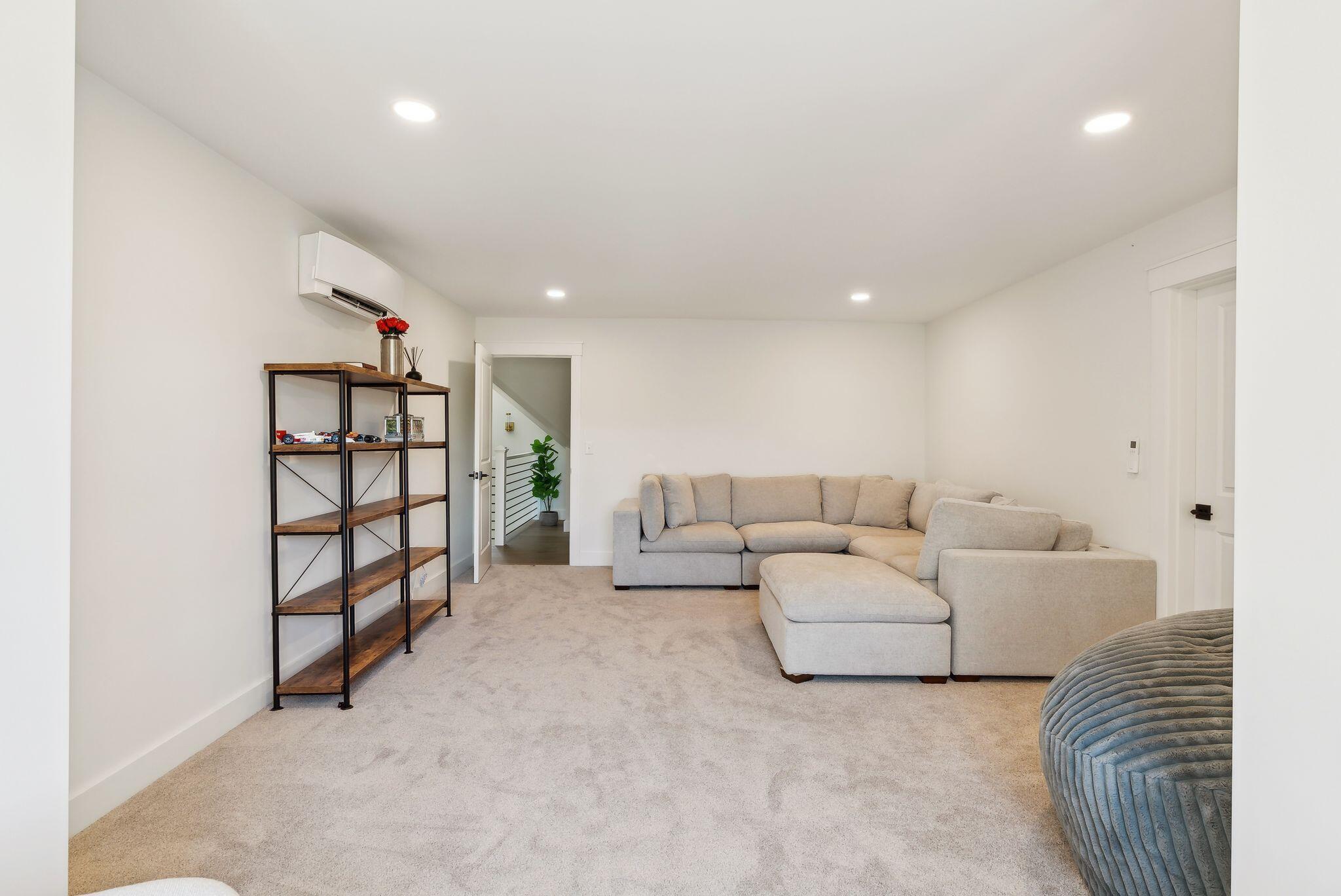 239 Hunter Way