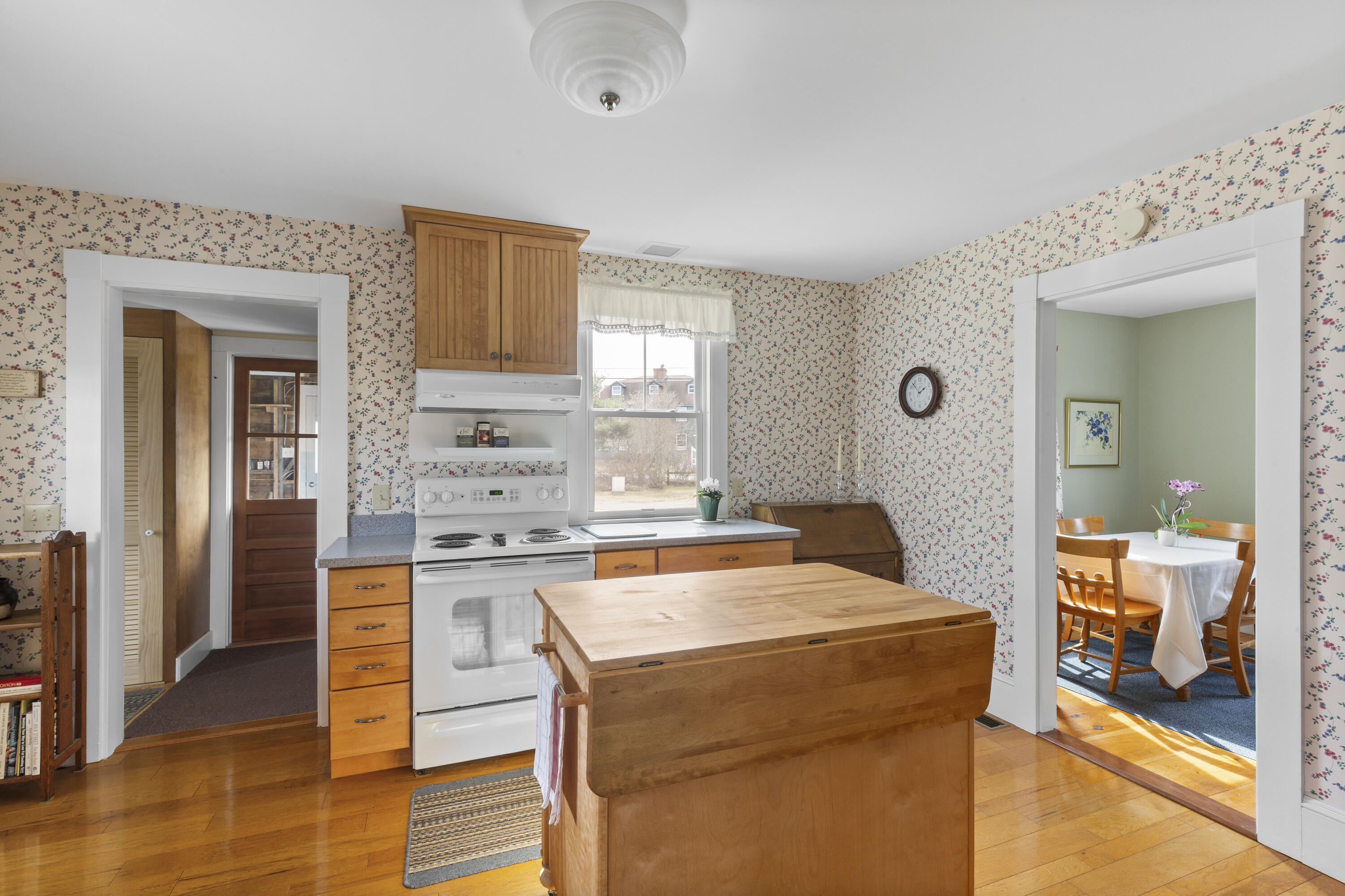 10 Leeman Hill Road