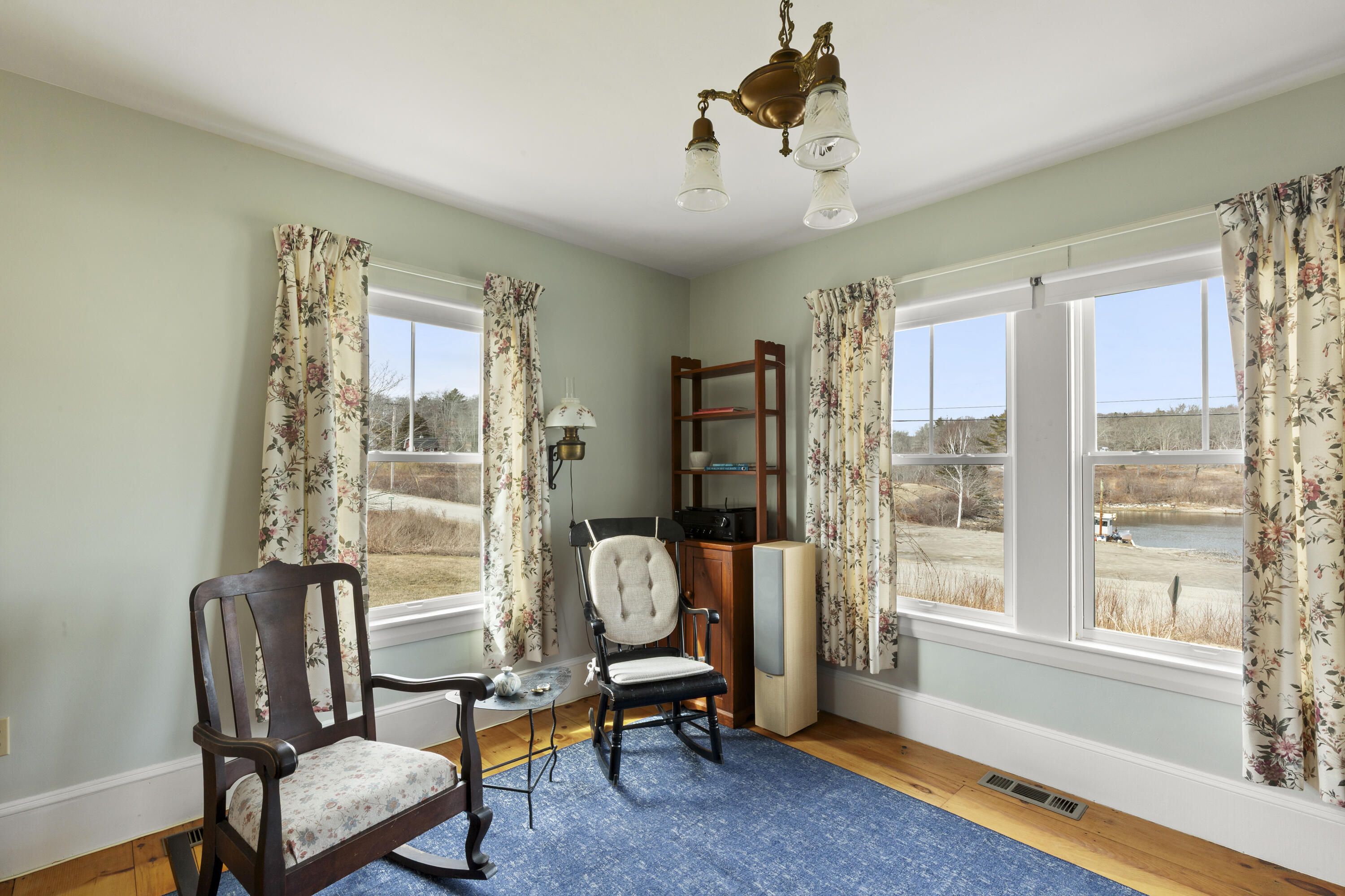 10 Leeman Hill Road