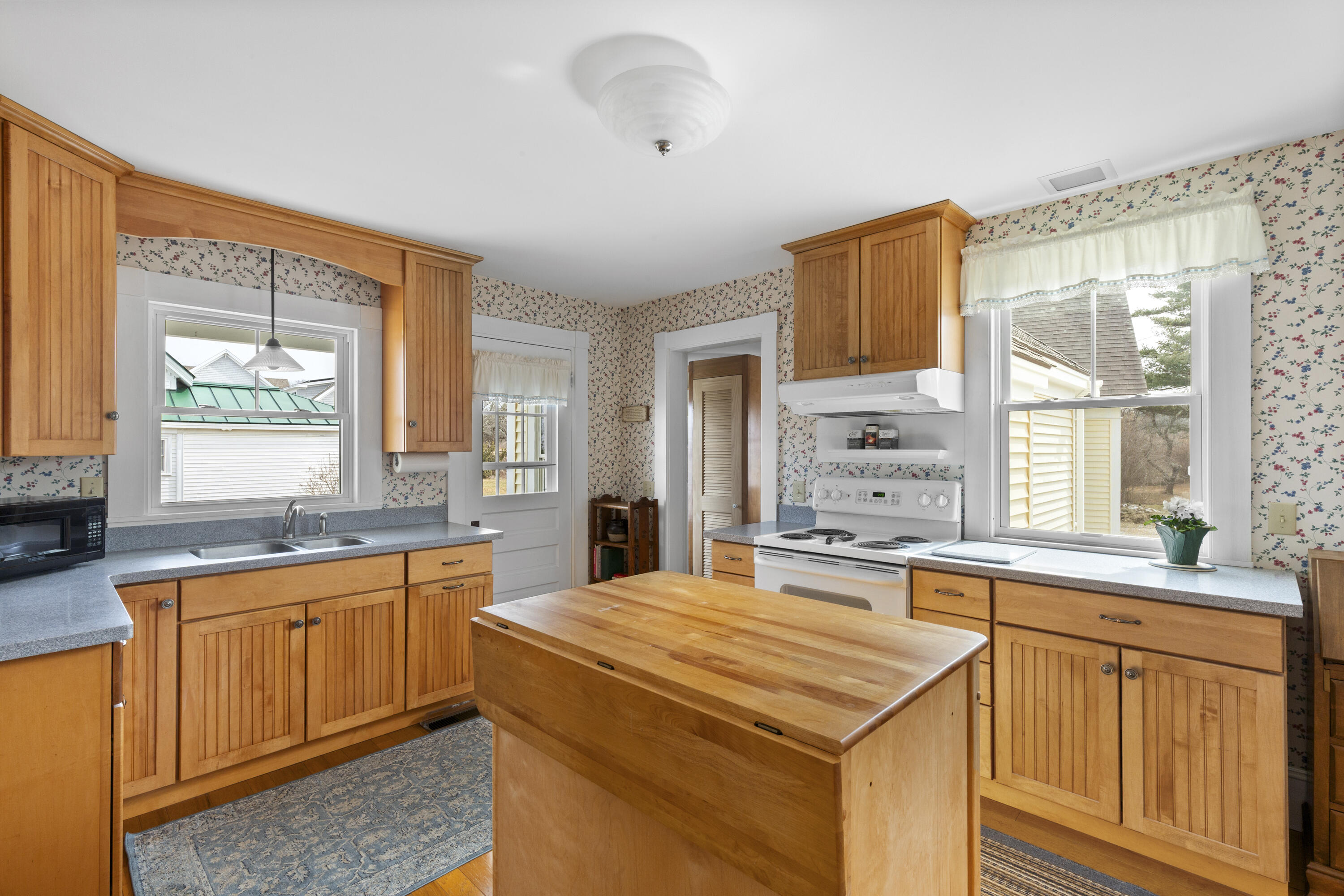 10 Leeman Hill Road