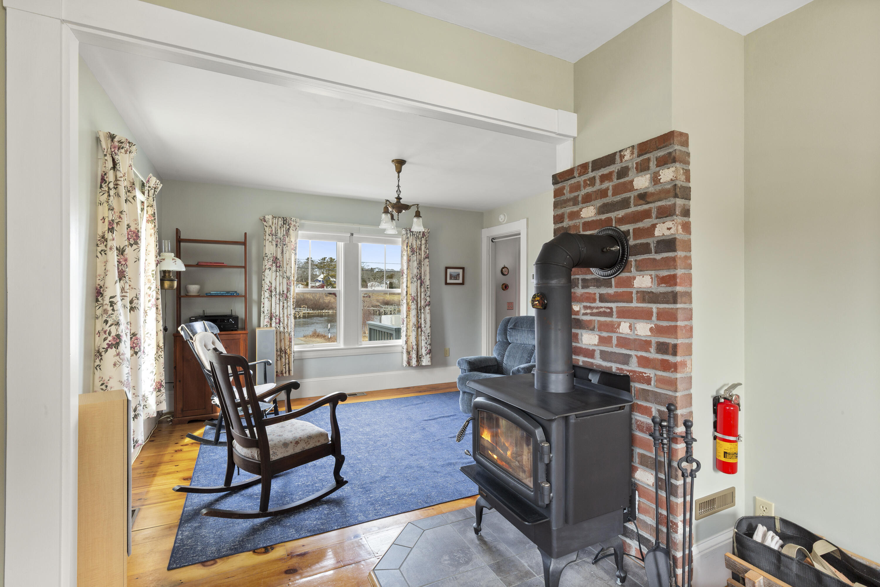10 Leeman Hill Road