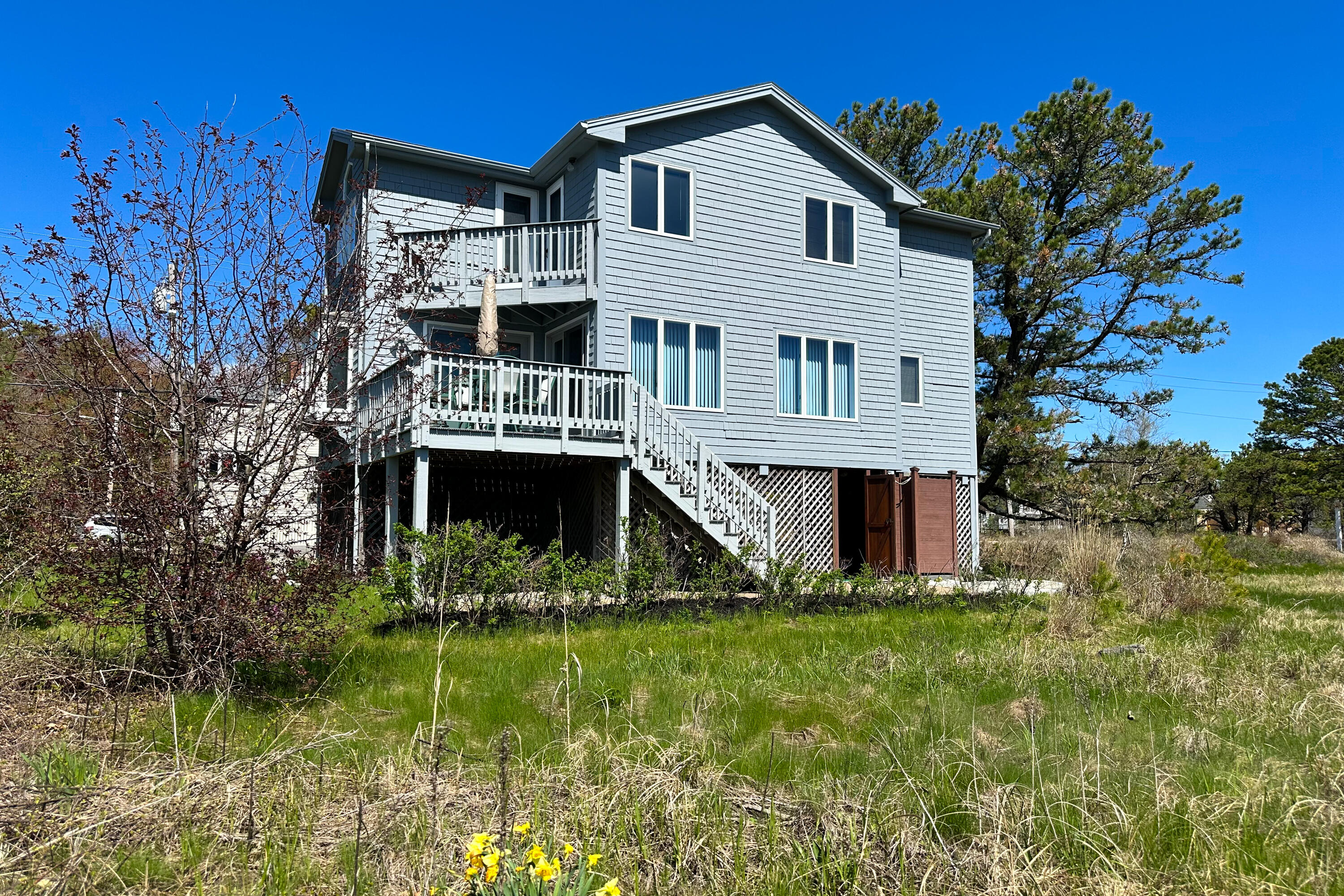 199 W Grand Avenue