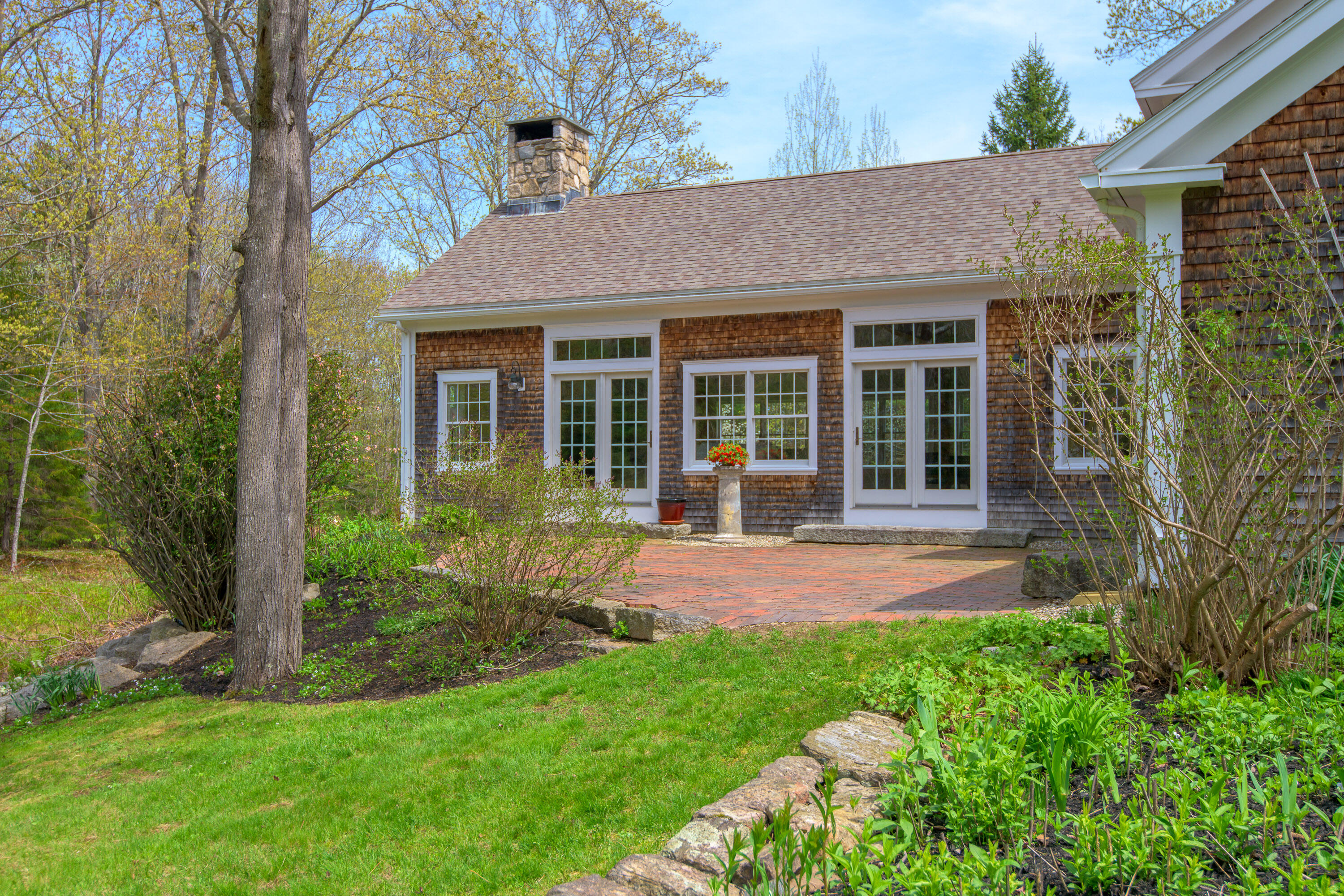 154 S Freeport Road