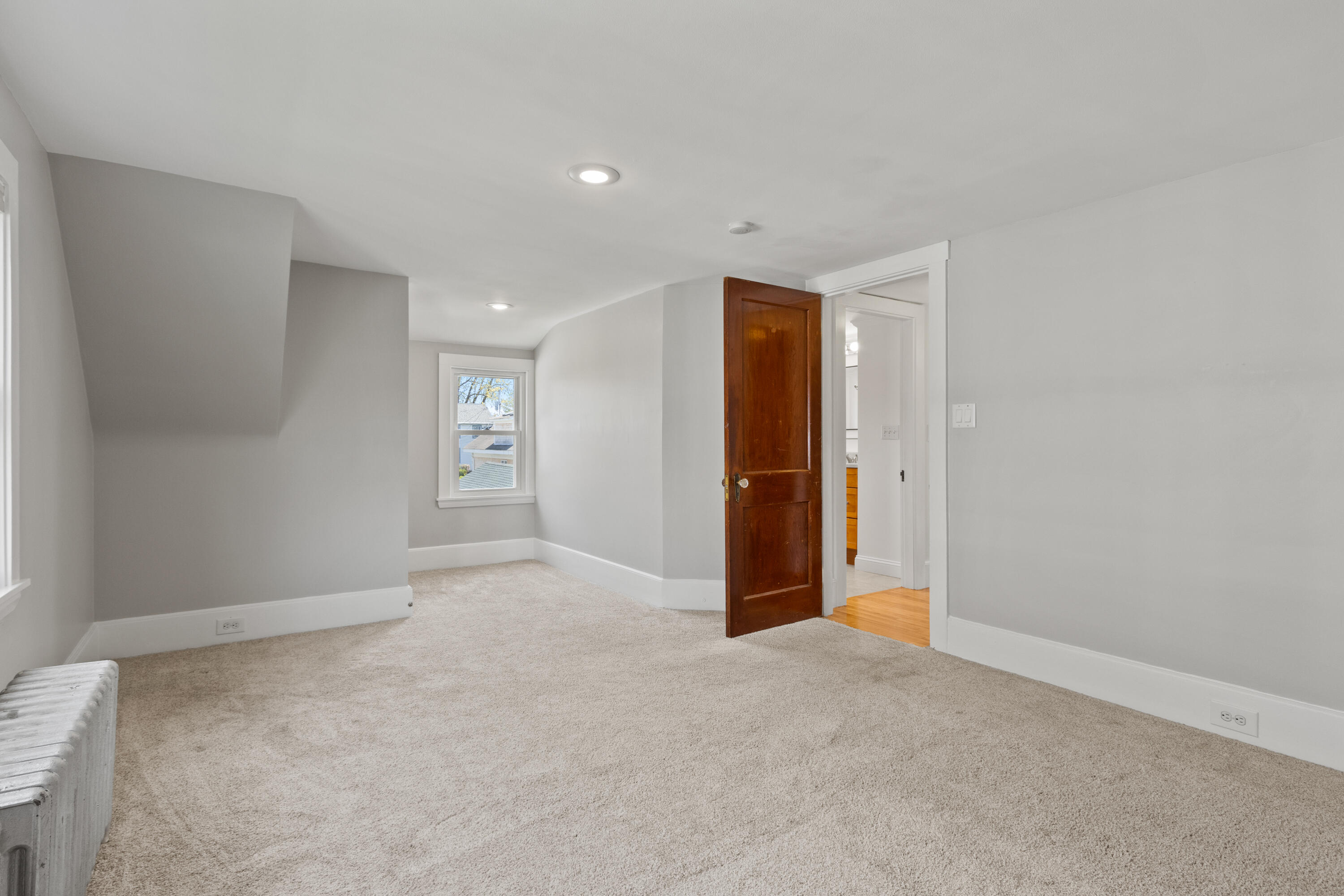 85 Columbia Road
