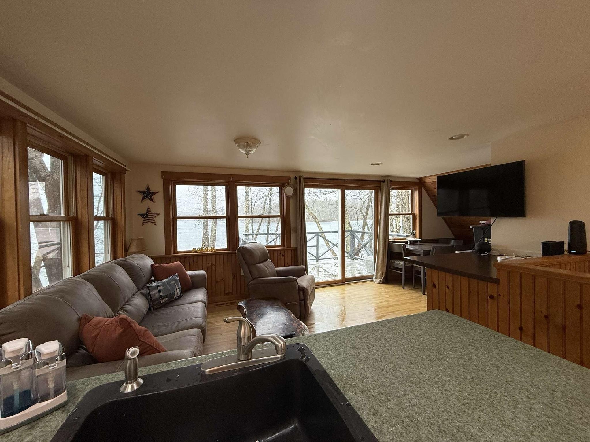 102 Hills Point