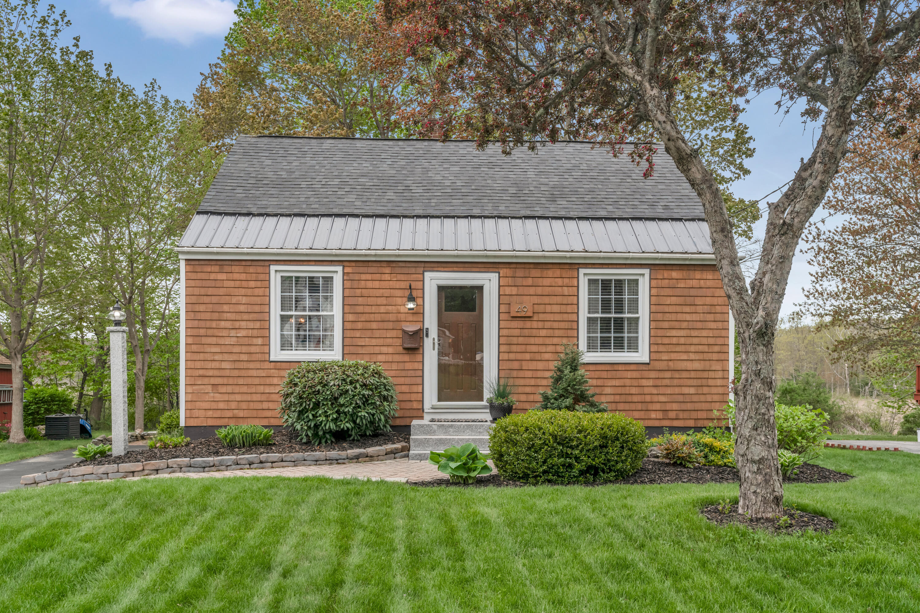49 Longfellow Drive