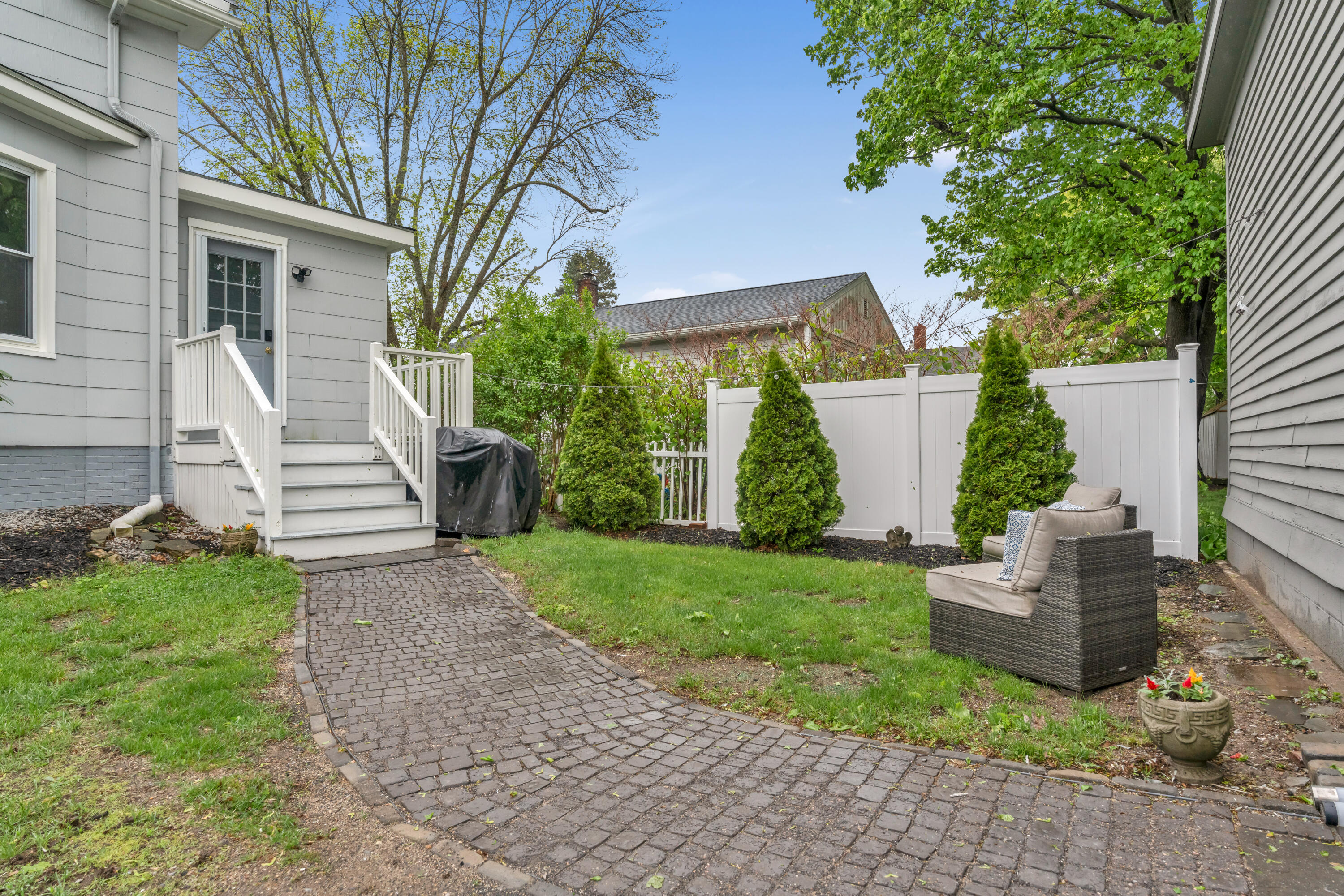 71 Anthoine Street