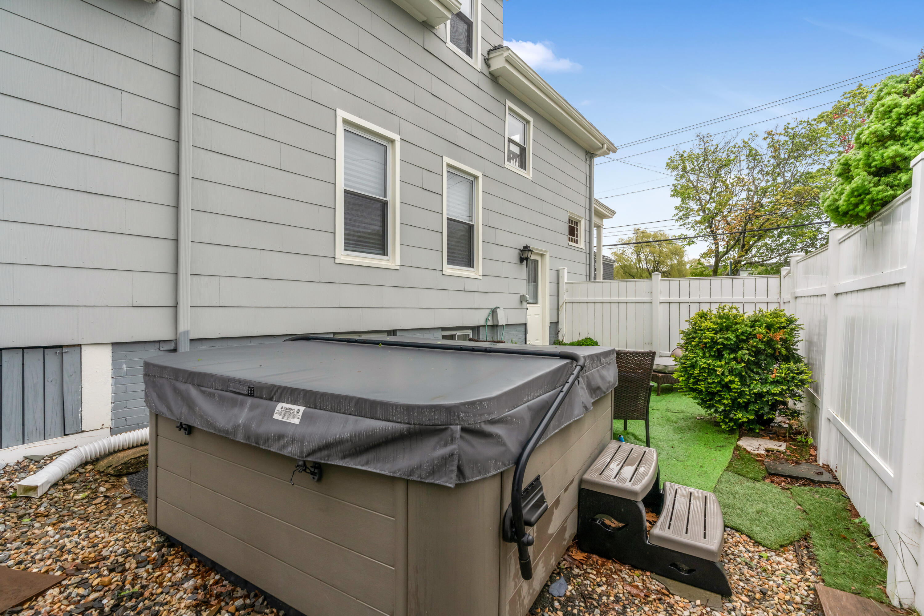 71 Anthoine Street