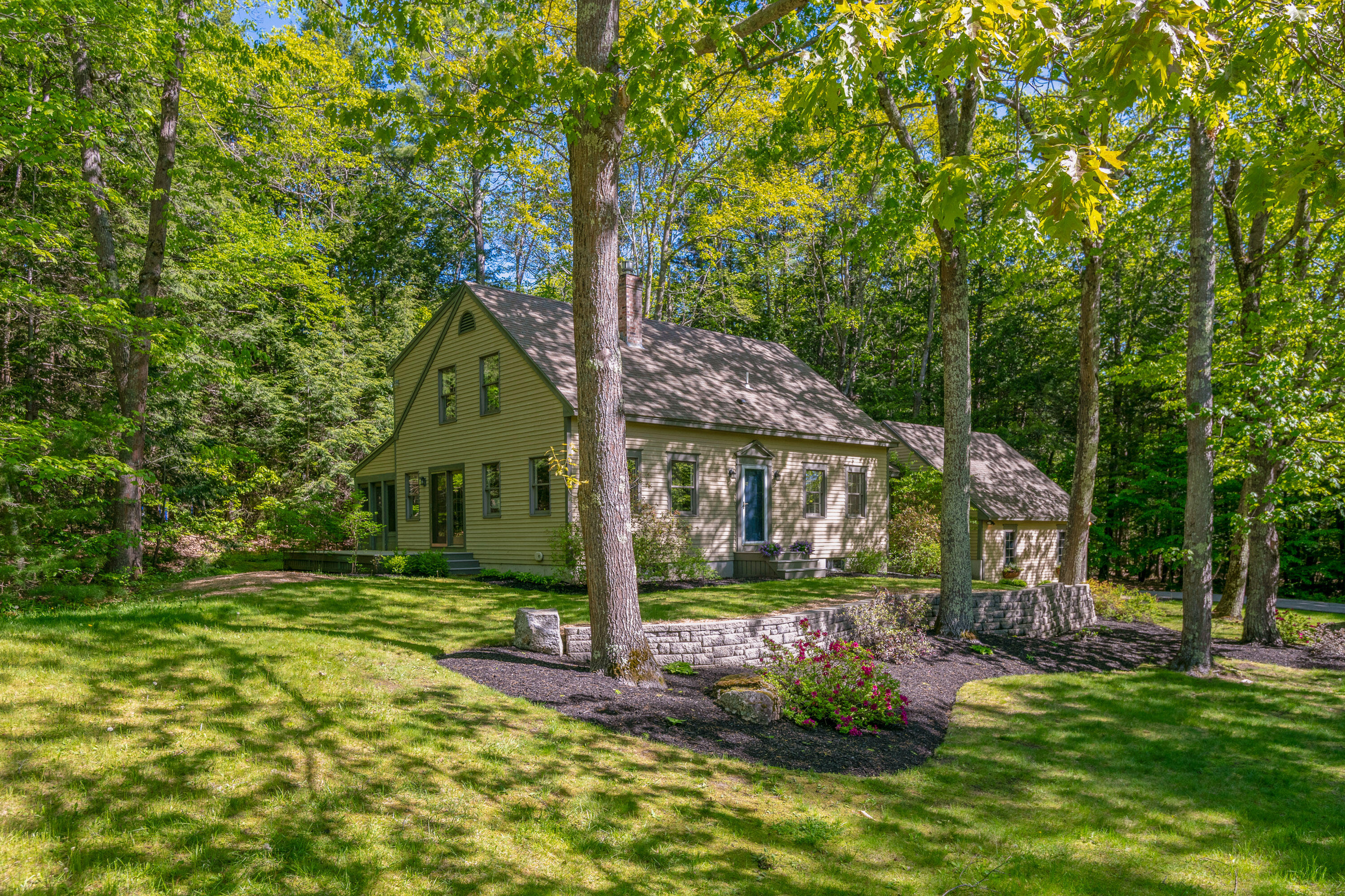 19 Colonial Drive
