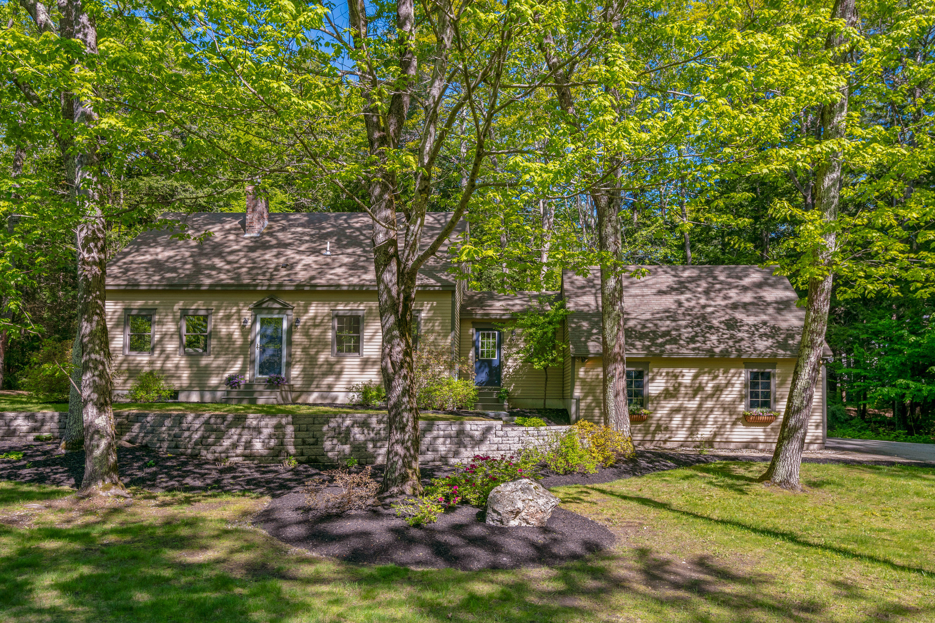 19 Colonial Drive