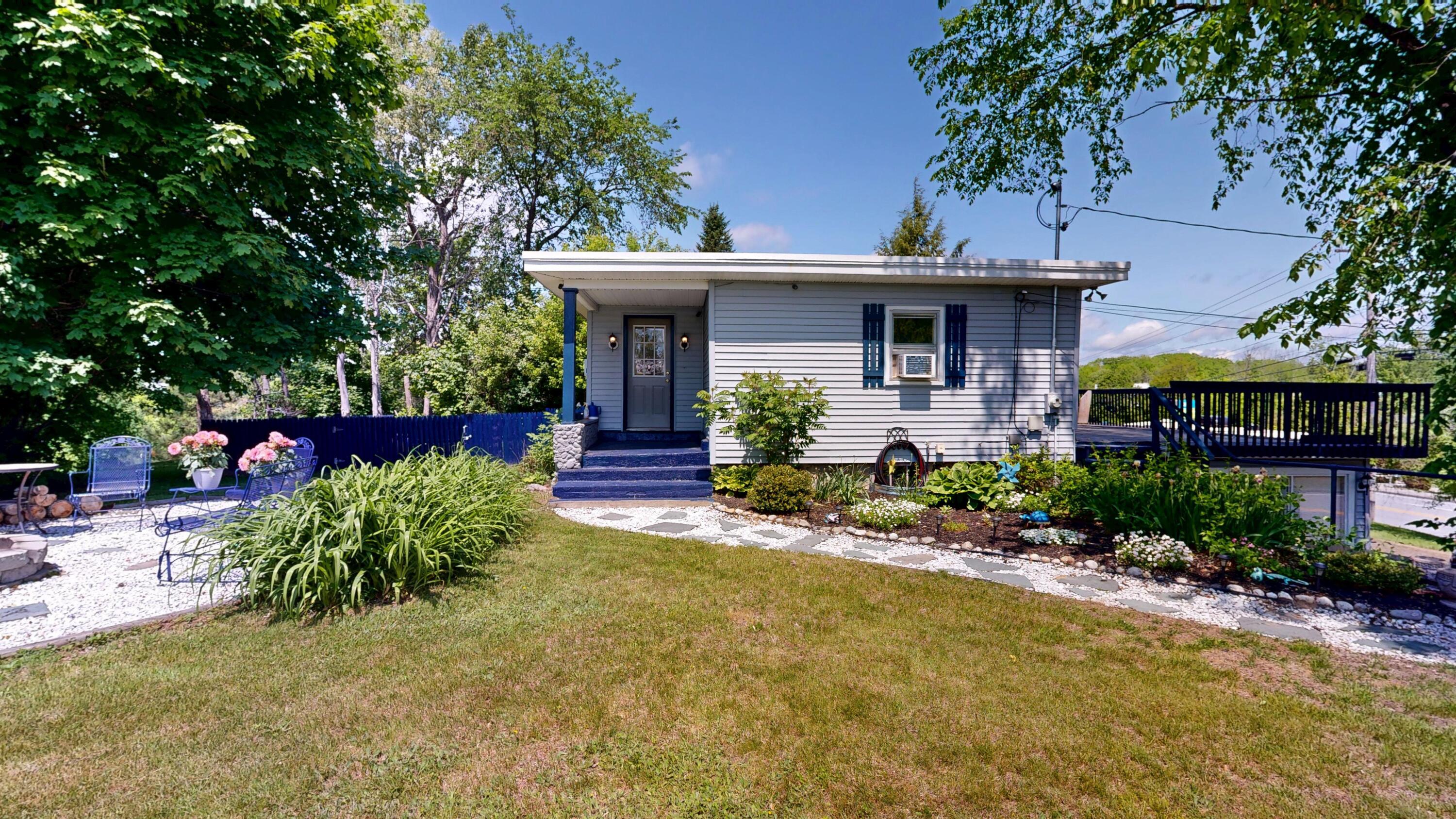 533 Pleasant Street